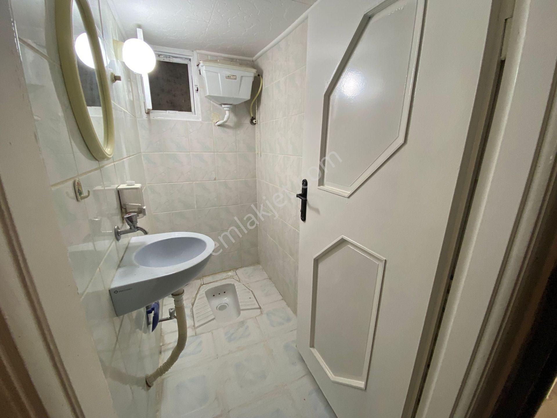 Buca İşçievleri Yiğitler Mah.de 2+1 85m2 Dgazlı Ayrı Mutfak Giriş Kat Kiralık Daire - Görsel 19