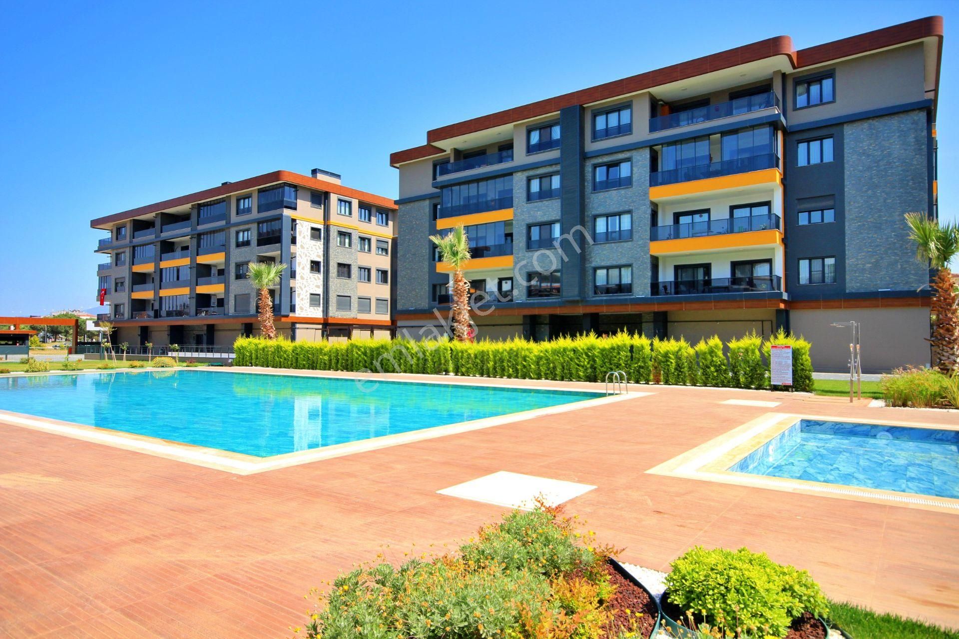 Uytundan Örende Havuzlu Ultralüks 4+1 Kiralık Akıllı Daire - Görsel 13