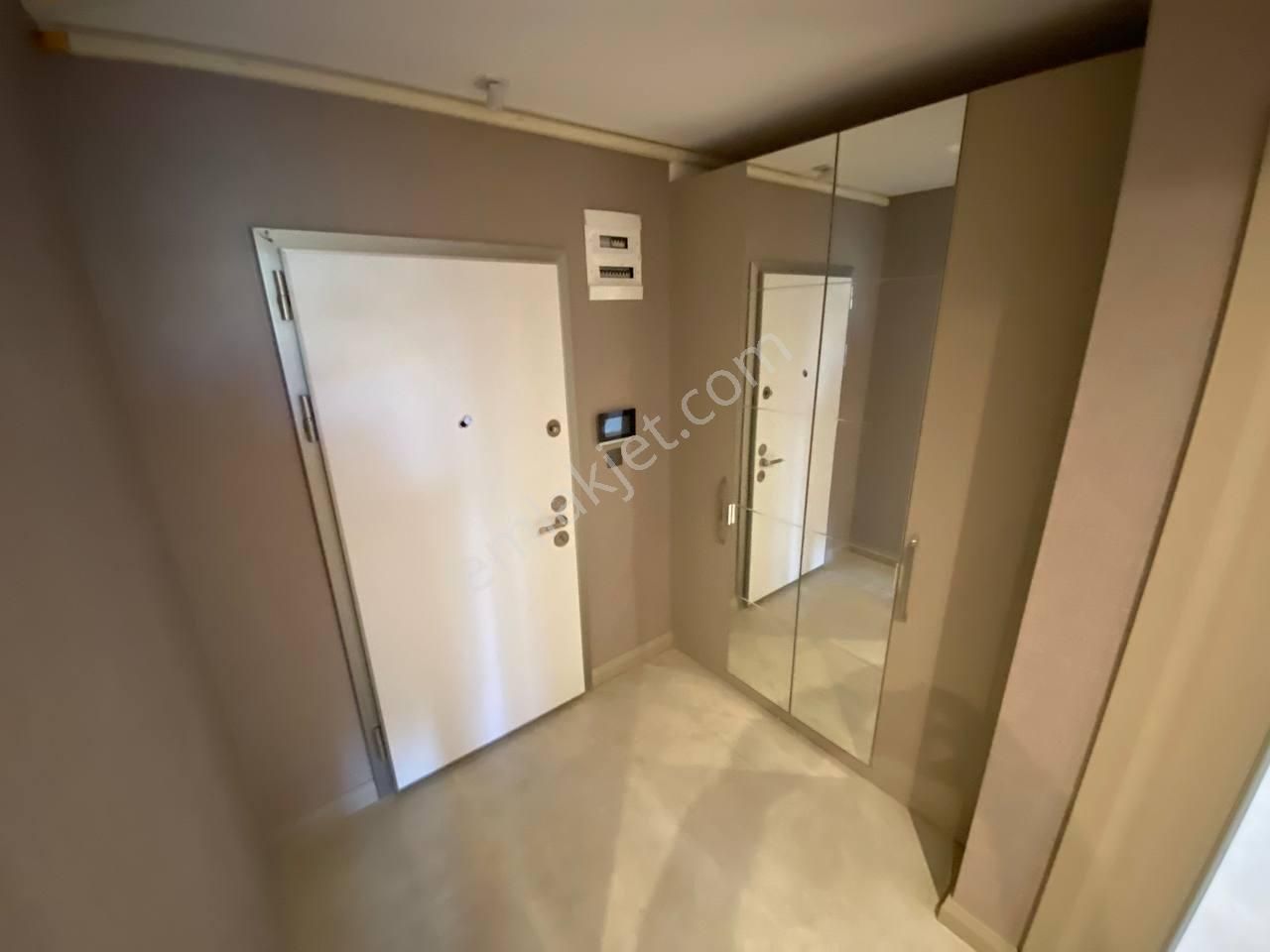 Uytundan Örende Havuzlu Ultralüks 4+1 Kiralık Akıllı Daire - Görsel 17