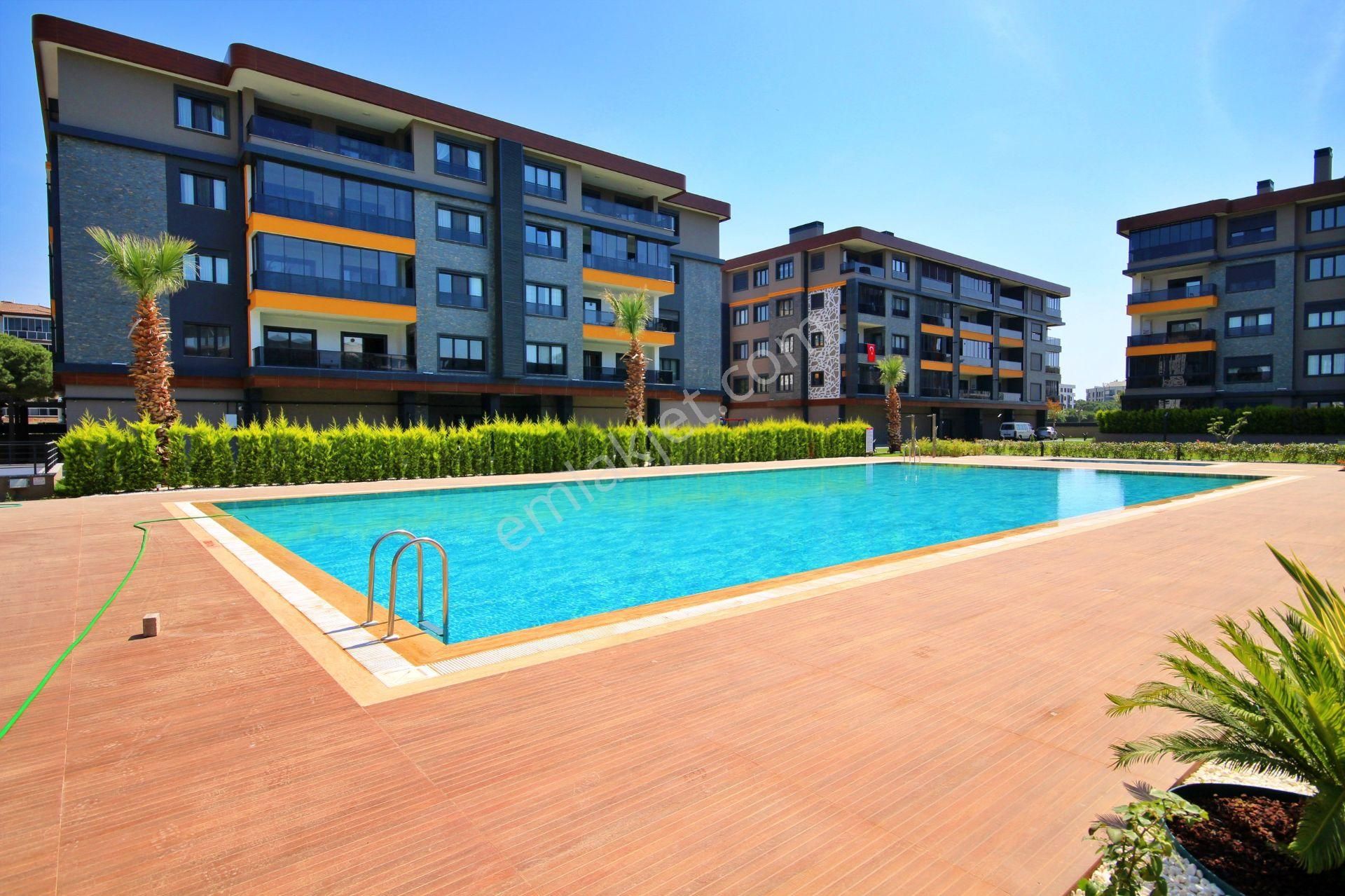 Uytundan Örende Havuzlu Ultralüks 4+1 Kiralık Akıllı Daire - Görsel 11