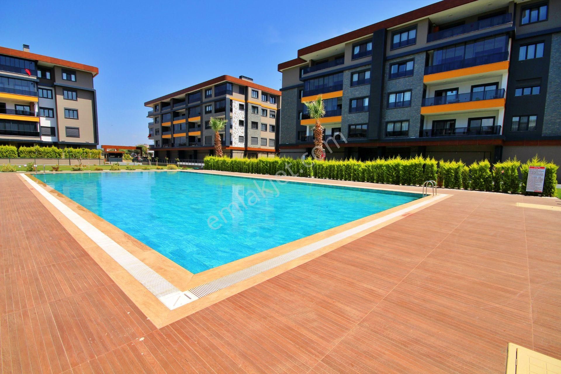 Uytundan Örende Havuzlu Ultralüks 4+1 Kiralık Akıllı Daire