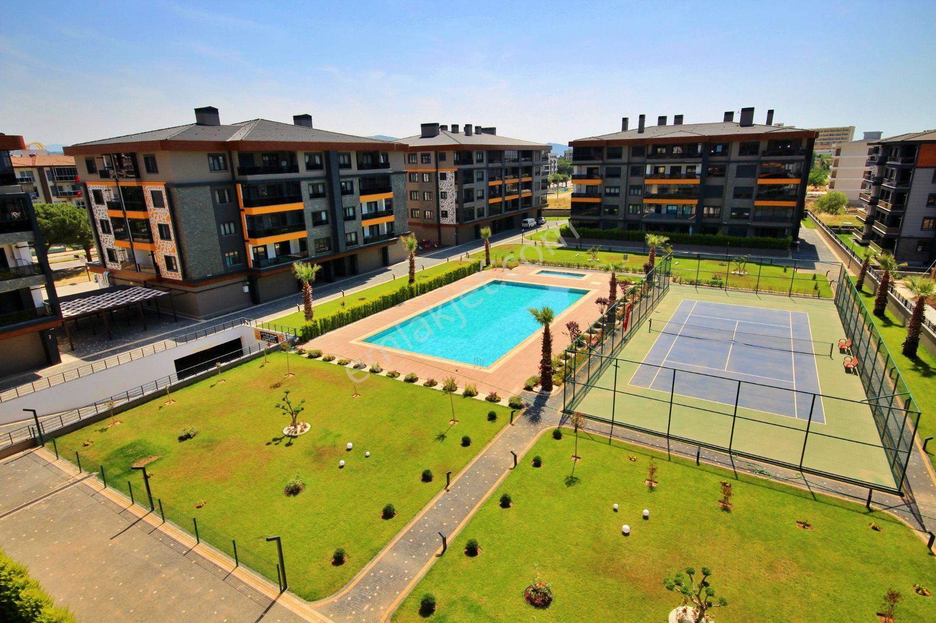 Uytundan Örende Havuzlu Ultralüks 4+1 Kiralık Akıllı Daire - Görsel 9