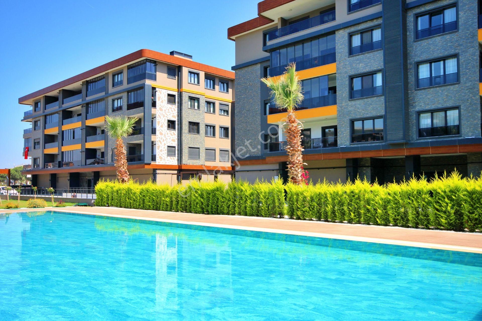 Uytundan Örende Havuzlu Ultralüks 4+1 Kiralık Akıllı Daire - Görsel 15