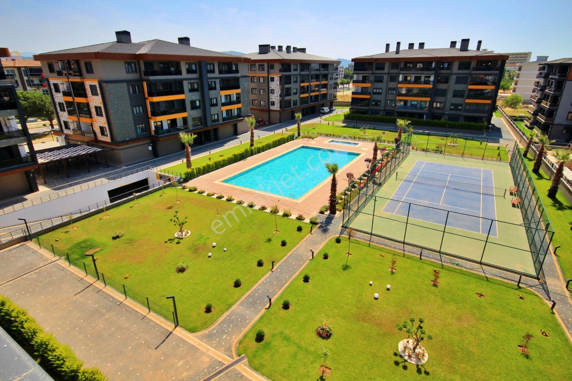 Uytundan Örende Havuzlu Ultralüks 4+1 Kiralık Akıllı Daire - Görsel 8