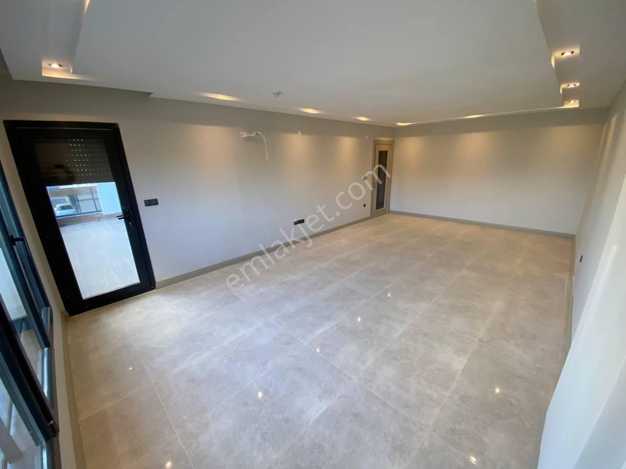 Uytundan Örende Havuzlu Ultralüks 4+1 Kiralık Akıllı Daire - Görsel 23