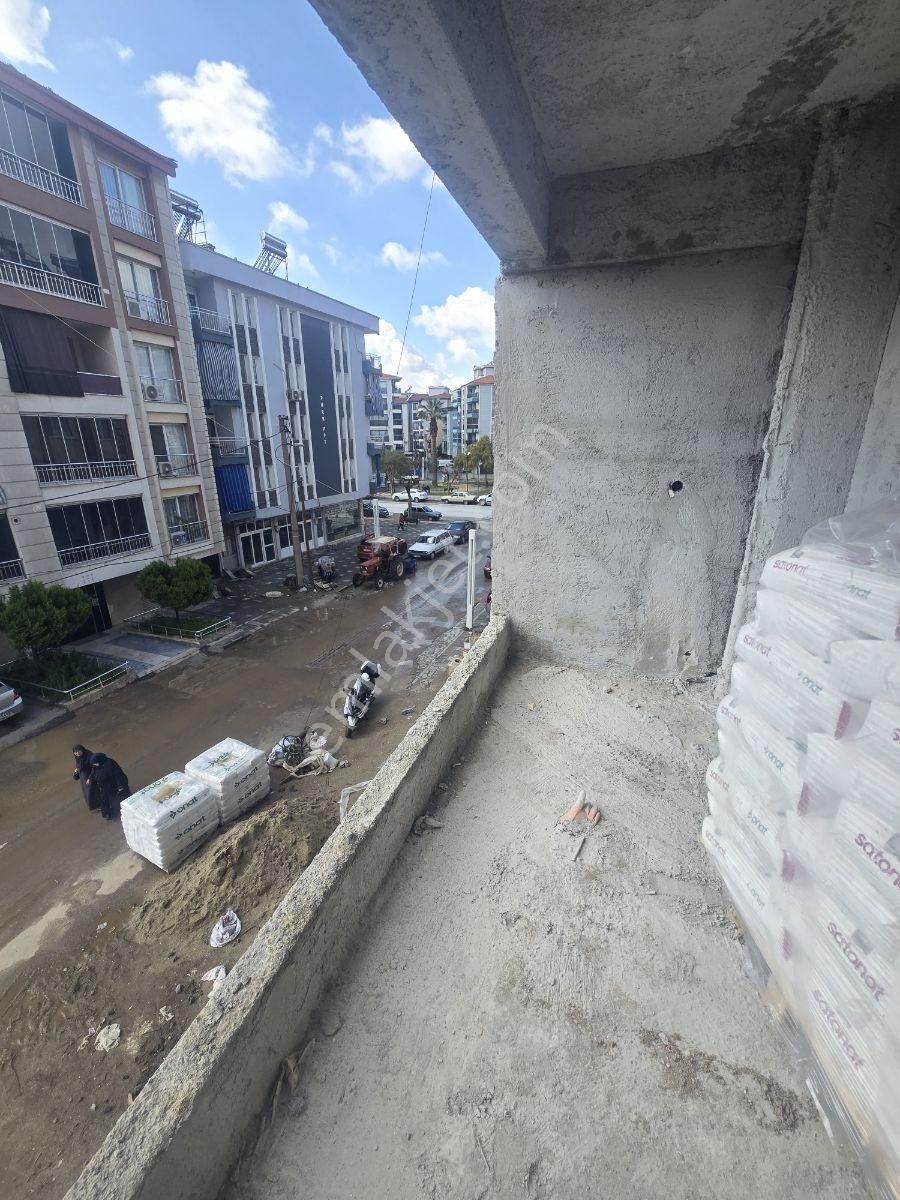 Satılık Avarda 3+1 135 M2 Giyinme Odalı Lüks Ara Kat