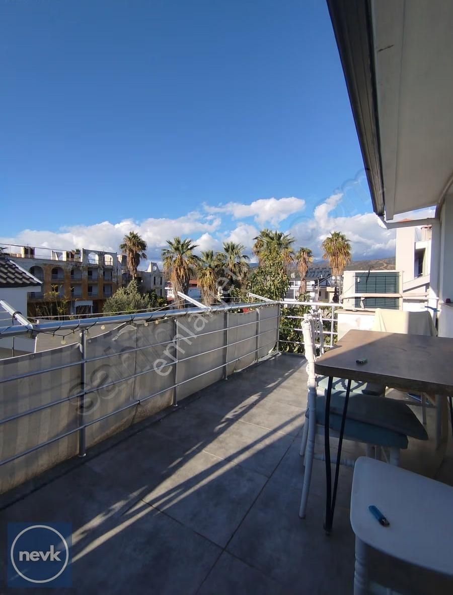 Nevkinvest Ten Foça Da , Geniş, Kullanışlı,3+1 Satılık Dubleks - Görsel 3