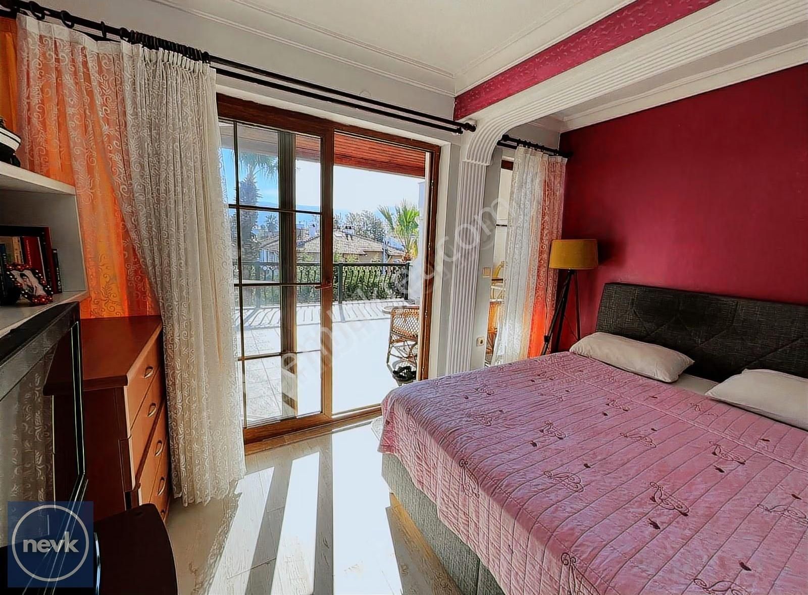 Nevk 'ten Akarcada Köşe Parsel Sahile 100 M Mesafede Villa - Görsel 24