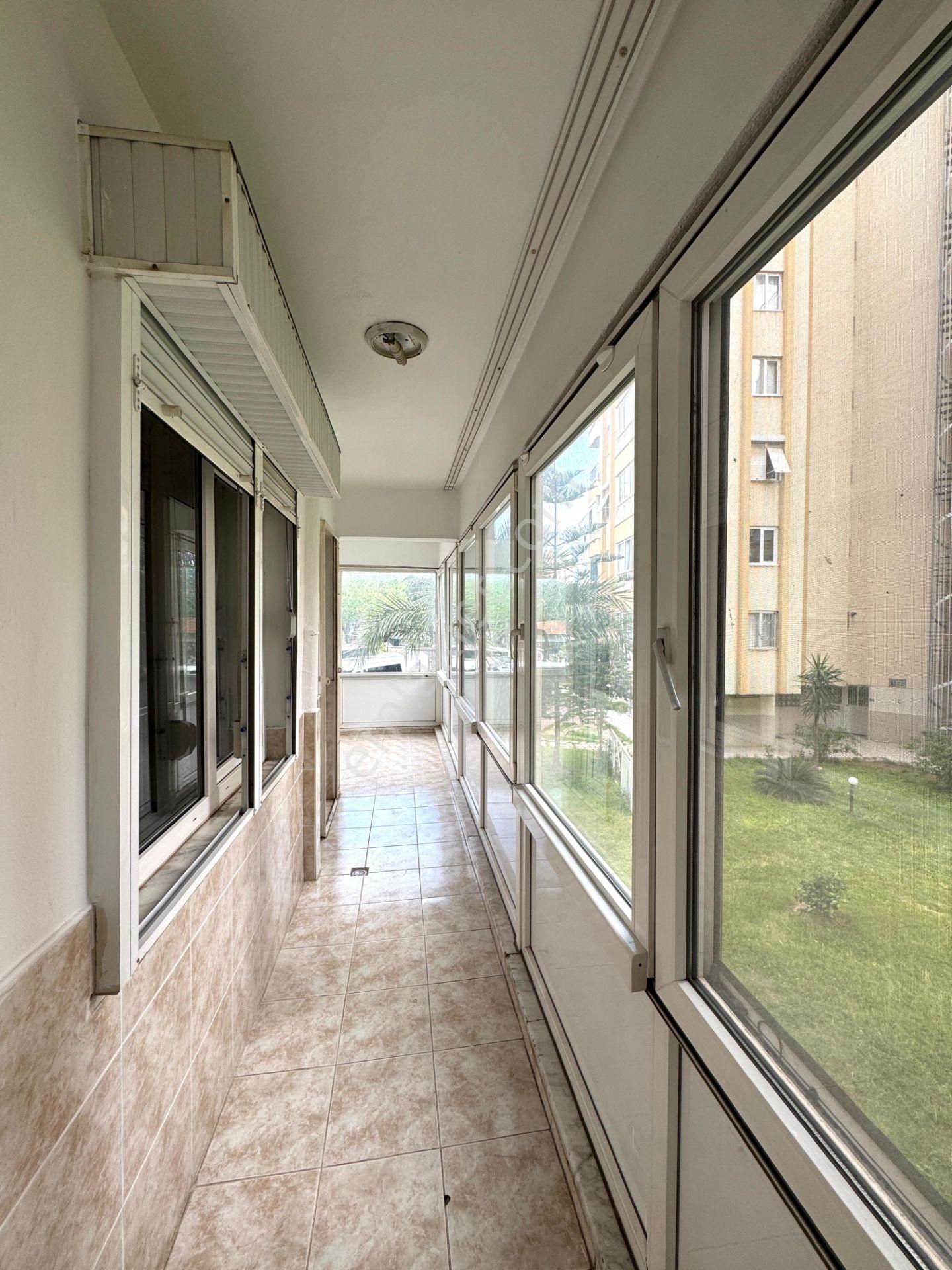 Yenigünde Çok Geniş Kullanışlı Site İçi 3+1 Daire - Görsel 14