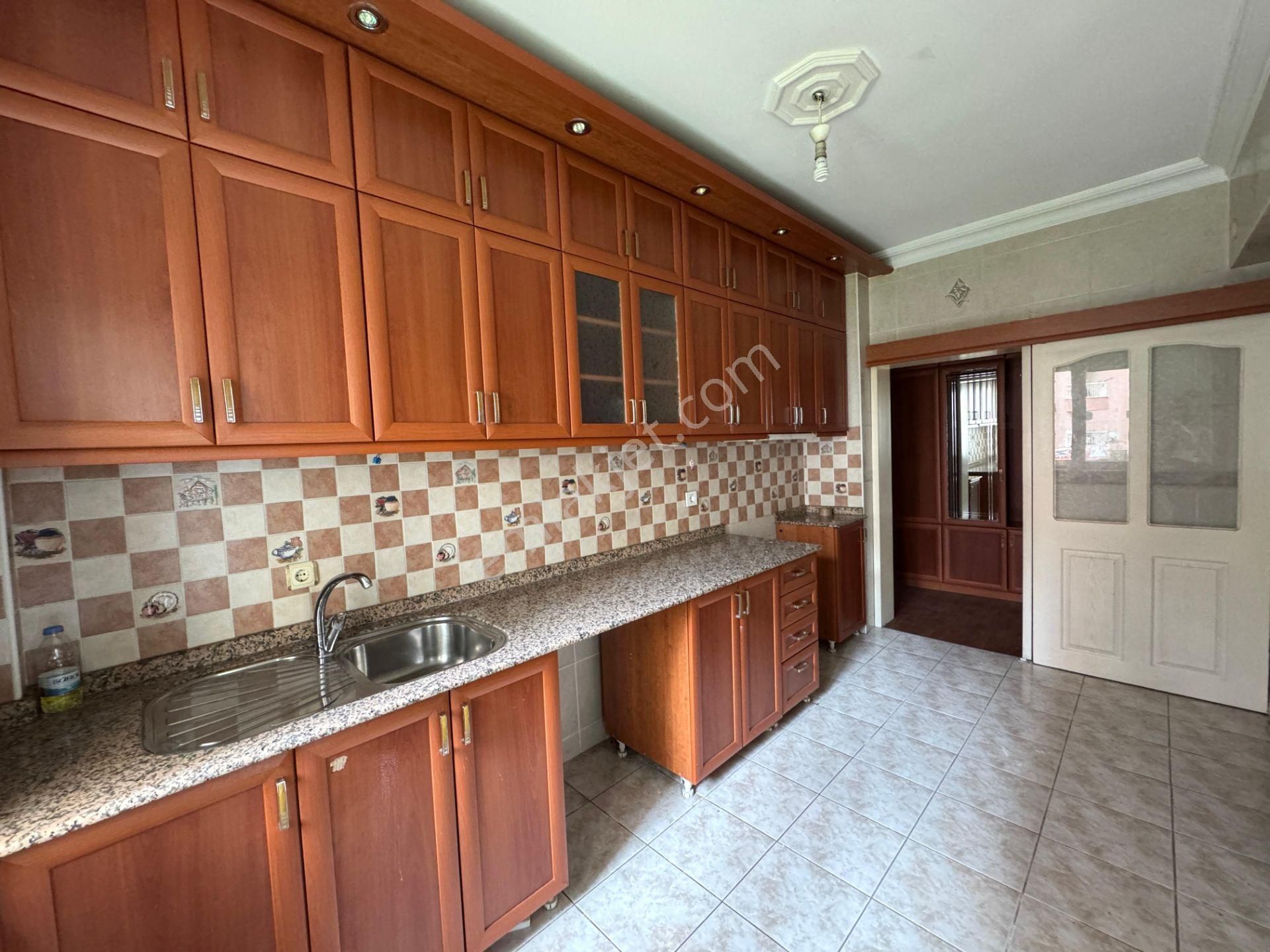 Yenigünde Çok Geniş Kullanışlı Site İçi 3+1 Daire - Görsel 21