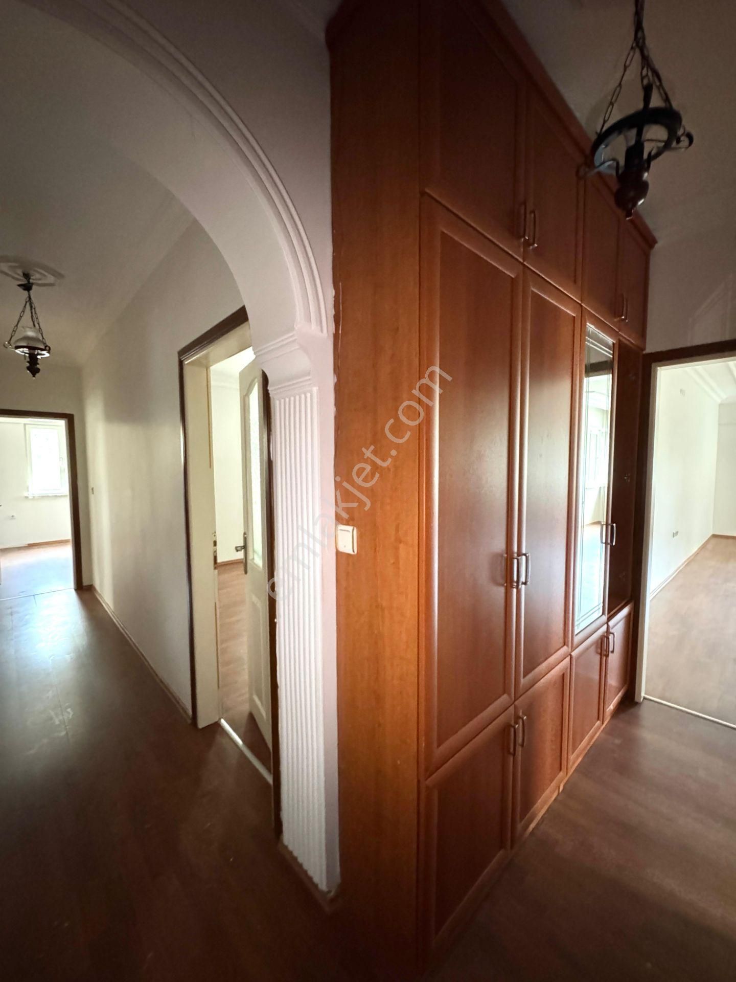 Yenigünde Çok Geniş Kullanışlı Site İçi 3+1 Daire - Görsel 12