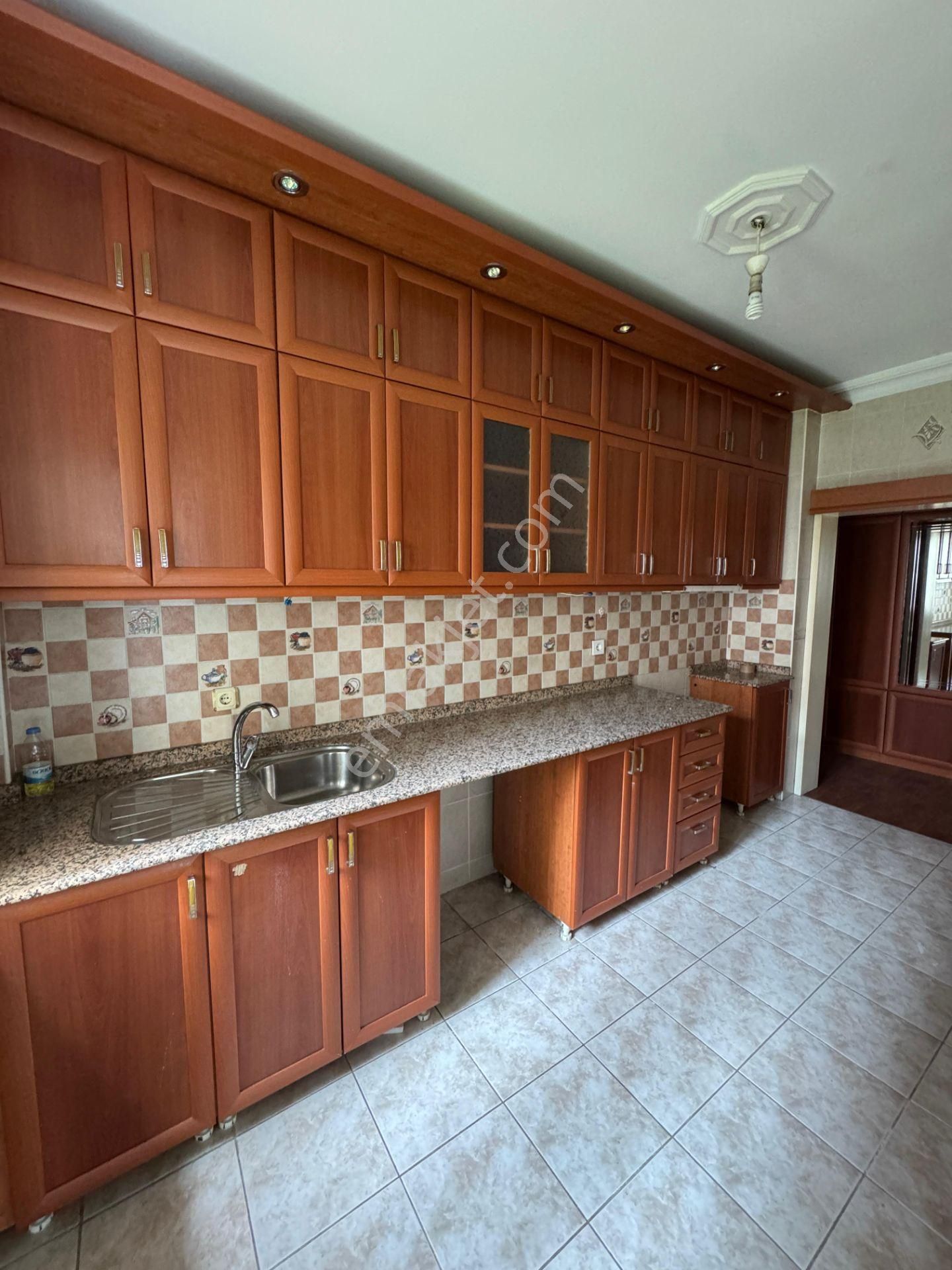 Yenigünde Çok Geniş Kullanışlı Site İçi 3+1 Daire - Görsel 20