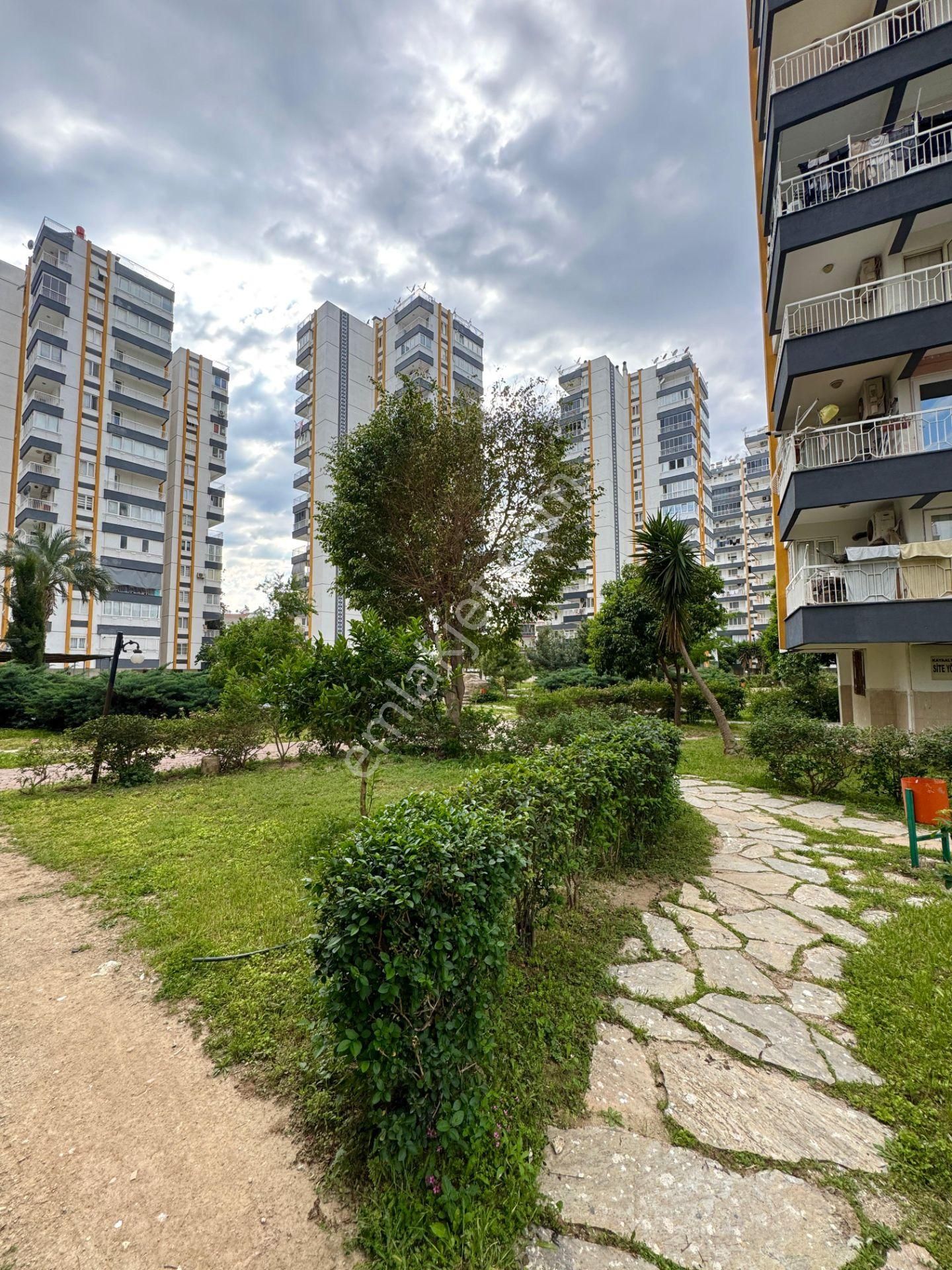 Yenigünde Çok Geniş Kullanışlı Site İçi 3+1 Daire - Görsel 17