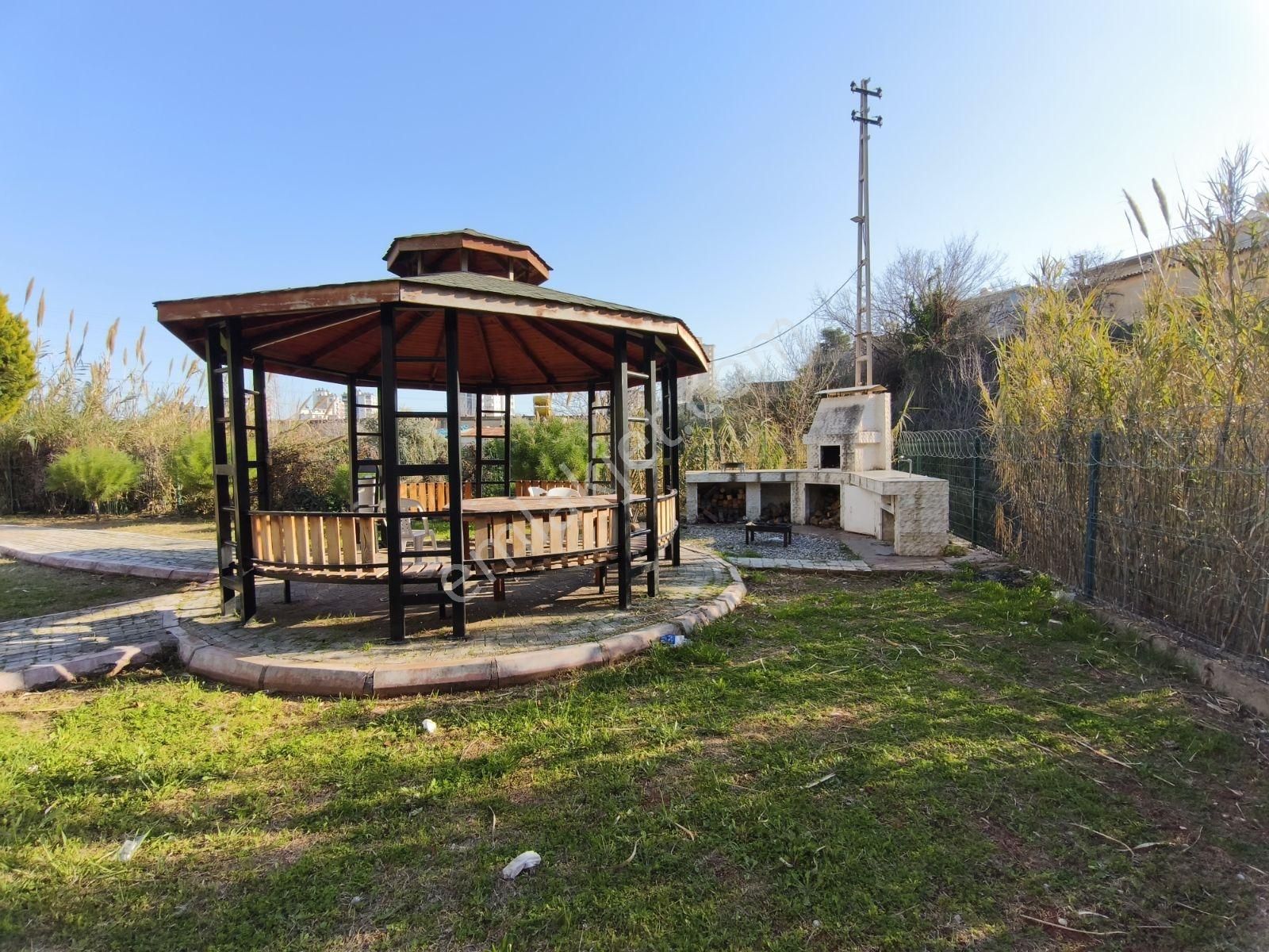 Mersin Kuzeykent'de Sosyal Donatılı 4+1 Acil Satılık Daire - Görsel 34