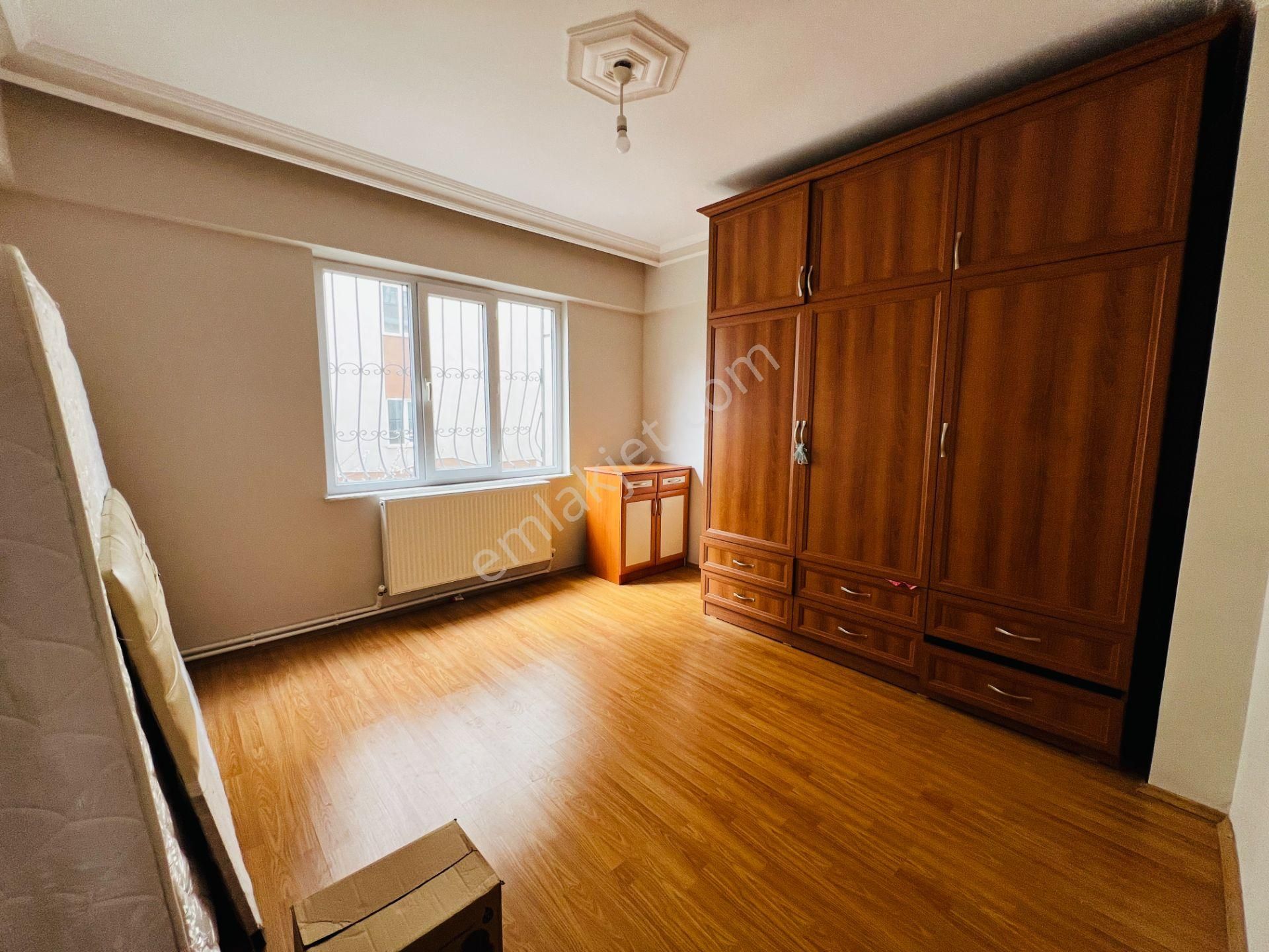 Tramvay Durağına Çok Yakın Asansörlü Kombili Arakat 3+1 - Görsel 14