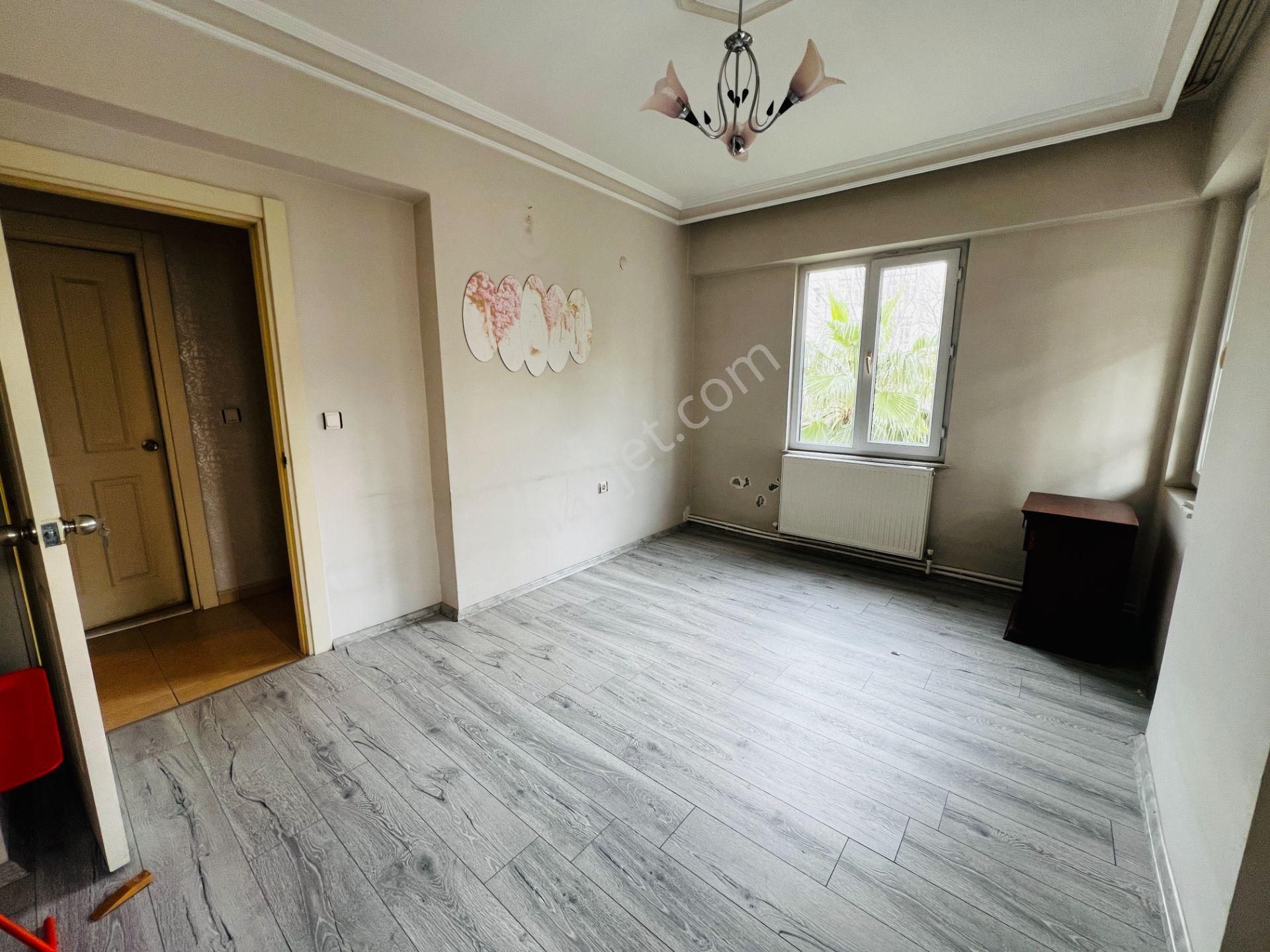 Tramvay Durağına Çok Yakın Asansörlü Kombili Arakat 3+1 - Görsel 8