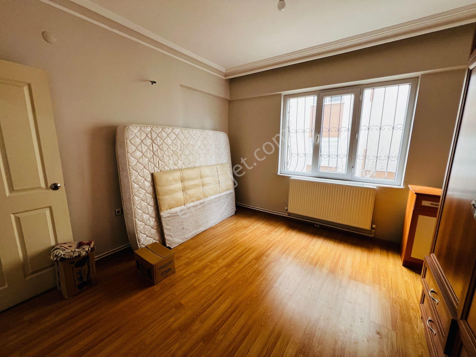 Tramvay Durağına Çok Yakın Asansörlü Kombili Arakat 3+1 - Görsel 15