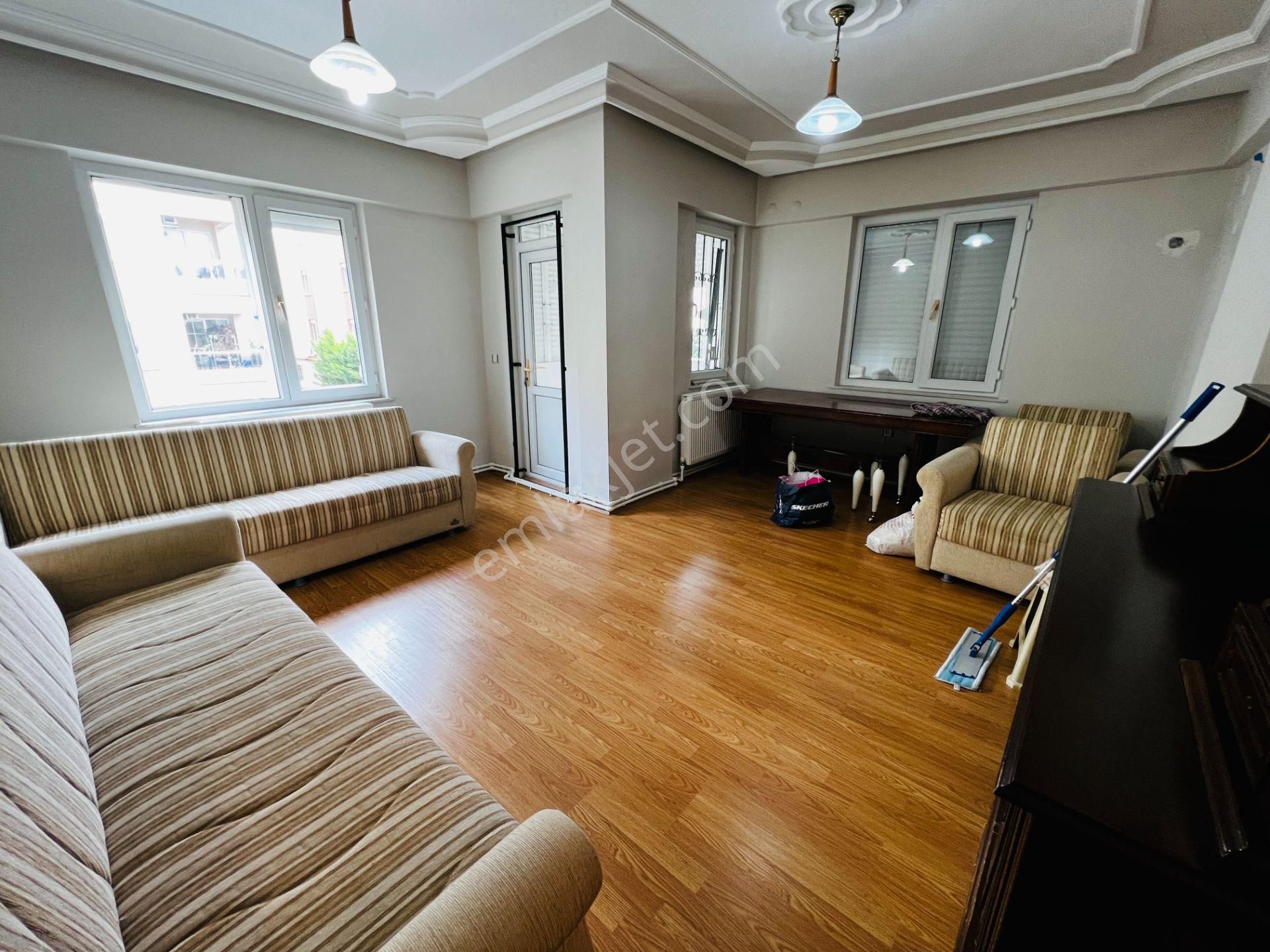 Tramvay Durağına Çok Yakın Asansörlü Kombili Arakat 3+1 - Görsel 4