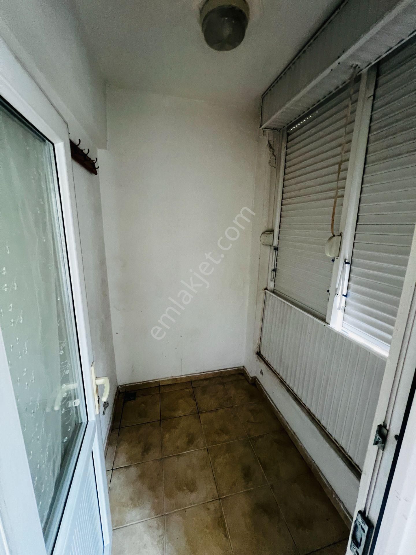 Tramvay Durağına Çok Yakın Asansörlü Kombili Arakat 3+1 - Görsel 26