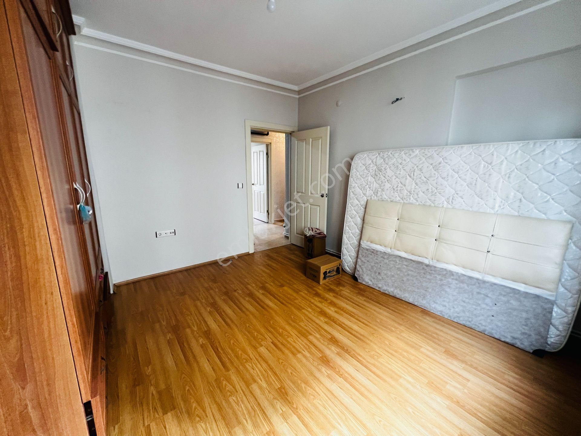 Tramvay Durağına Çok Yakın Asansörlü Kombili Arakat 3+1 - Görsel 16