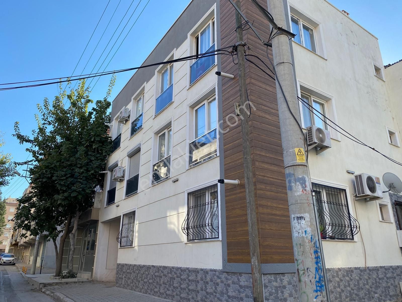 Turyap Bornova'dan Mevlana'da Eşyalı Kiralık 1+1 Daire