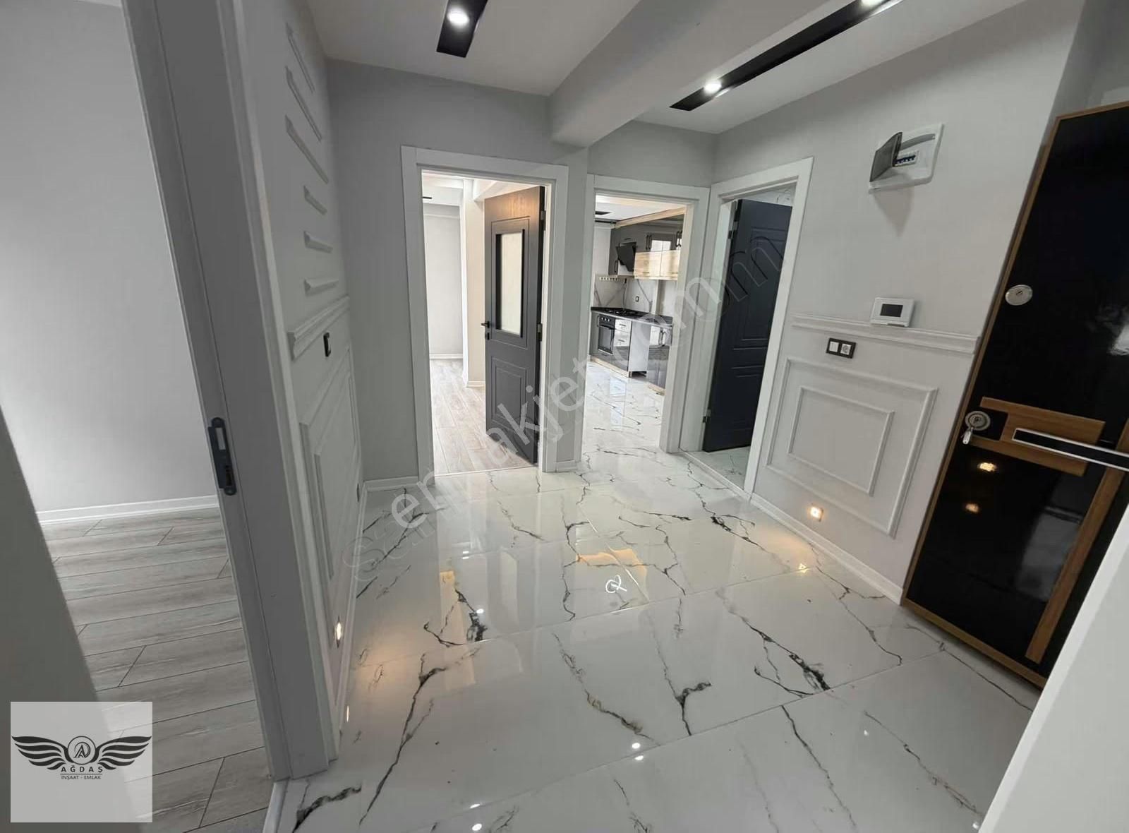 2+1 Cadde Koşe Başı Merkezi Konumda Luks Satılık Daire - Görsel 18