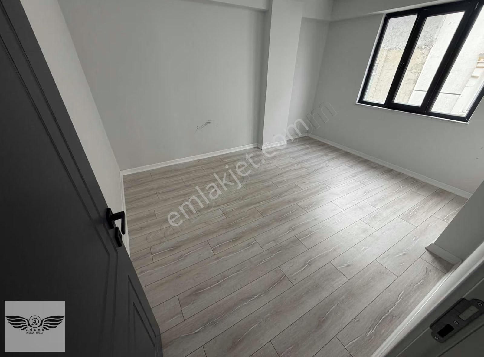 2+1 Cadde Koşe Başı Merkezi Konumda Luks Satılık Daire - Görsel 12