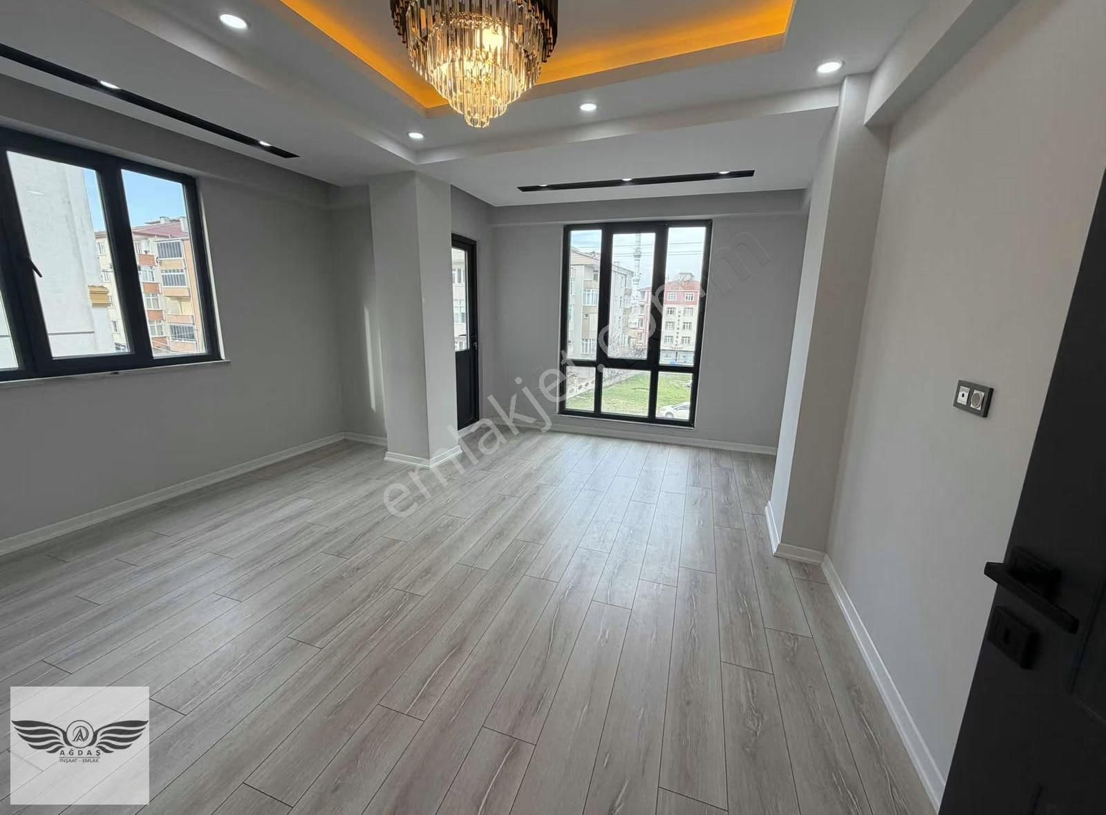 2+1 Cadde Koşe Başı Merkezi Konumda Luks Satılık Daire - Görsel 6