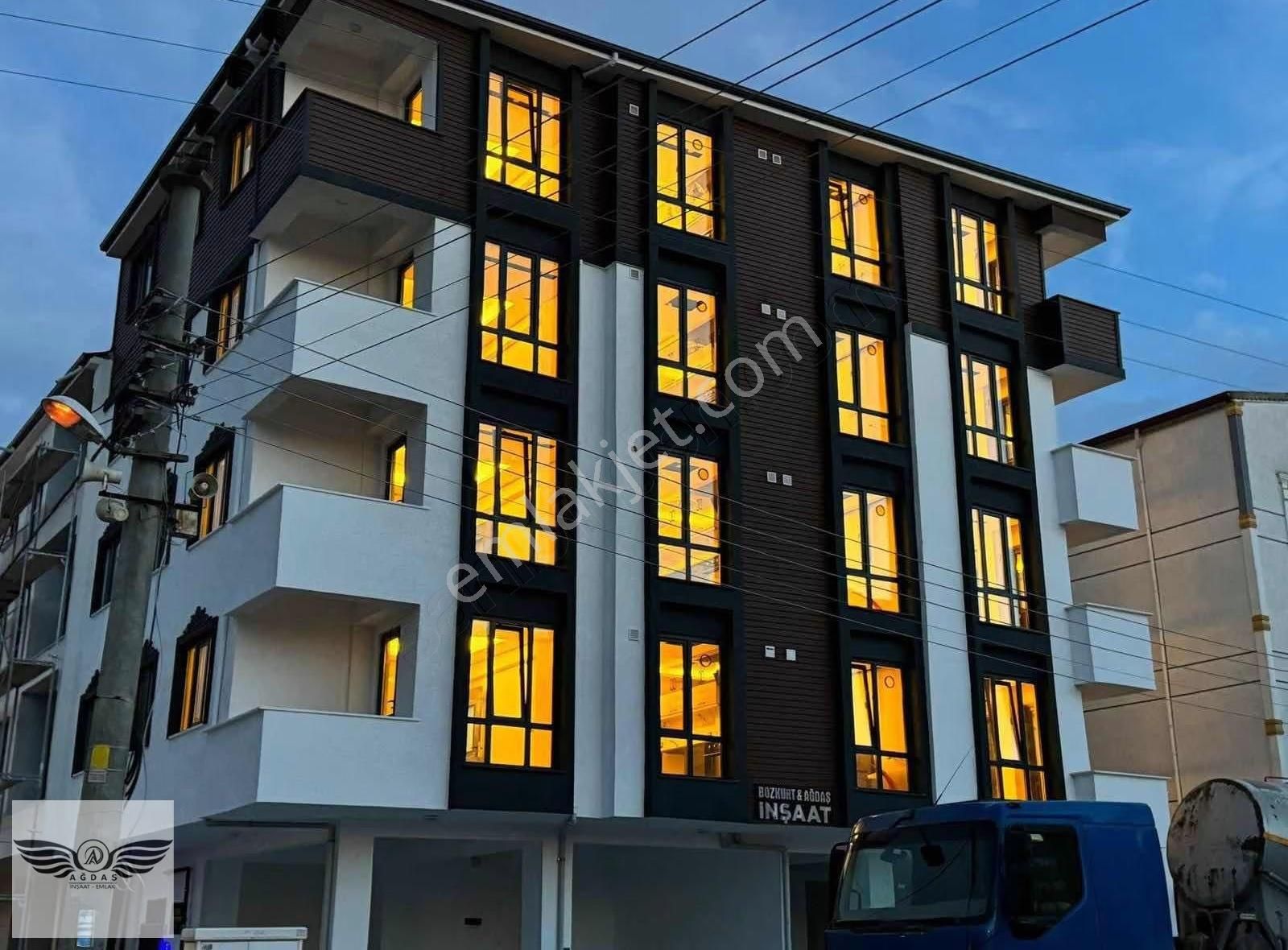 2+1 Cadde Koşe Başı Merkezi Konumda Luks Satılık Daire - Görsel 8
