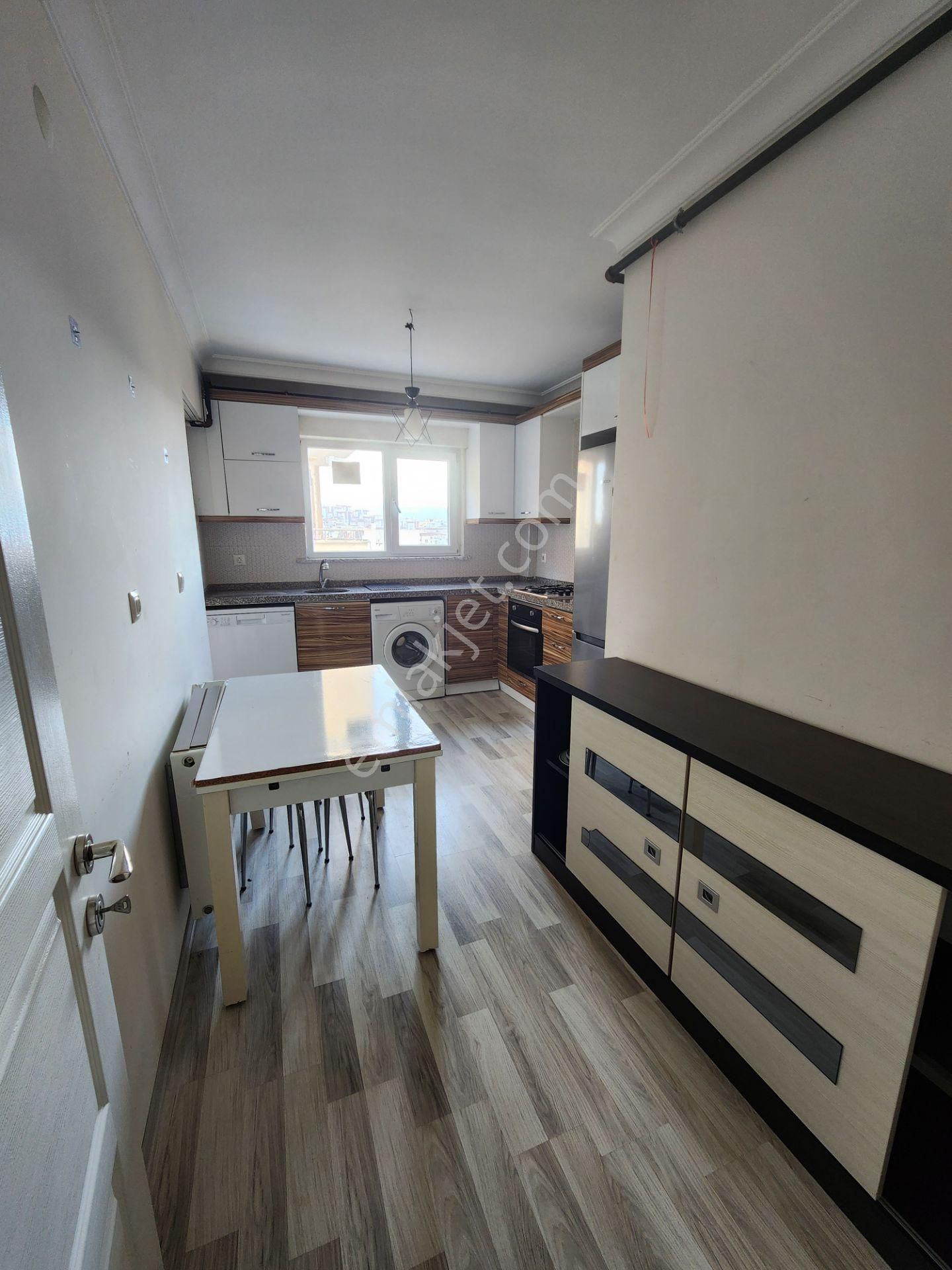 Mudanya Güzelyalı Burgaz’da Havuzlu Site İçinde Deniz Manzaralı Eşyalı 2+1 Kiralık Daire - Görsel 16