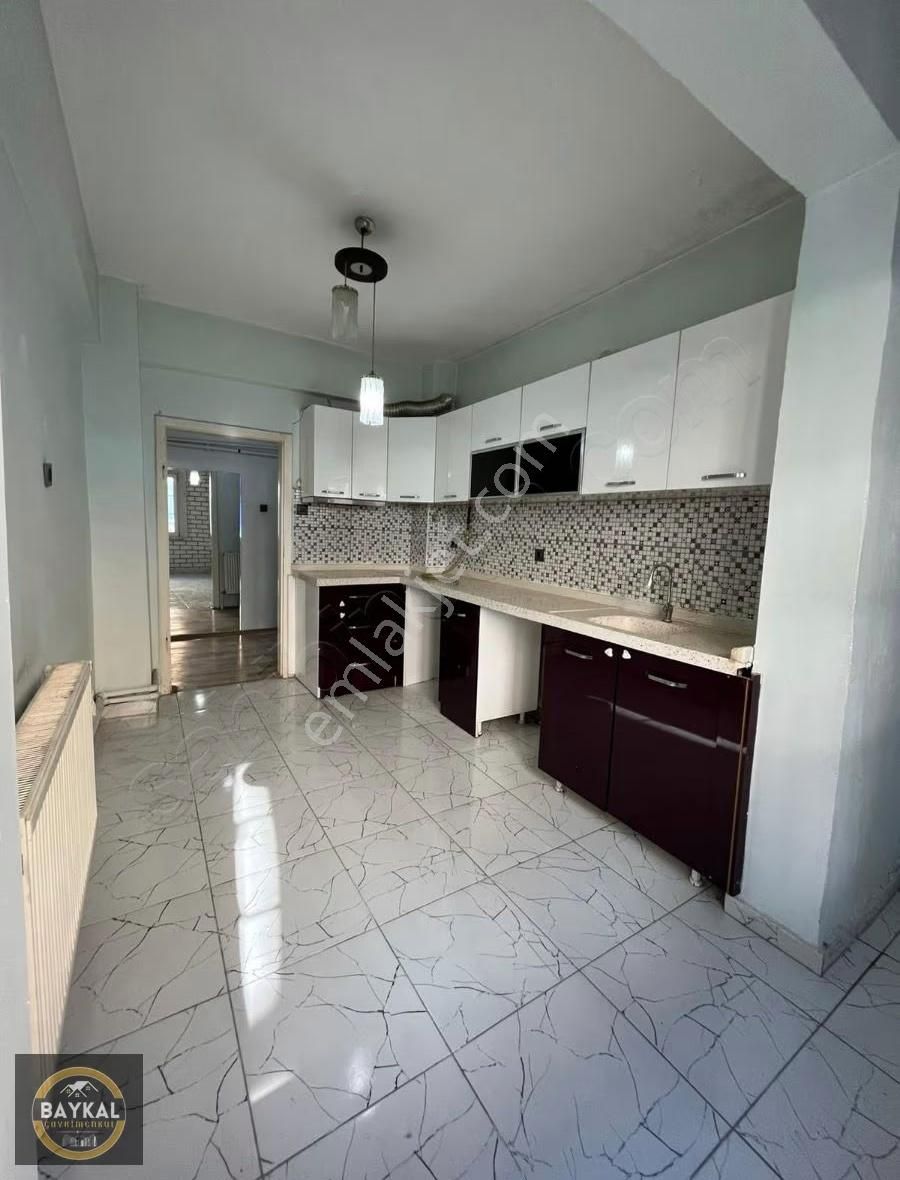 Mevlana'da 3+1 Yapılı Orta Kat Daire - Görsel 3