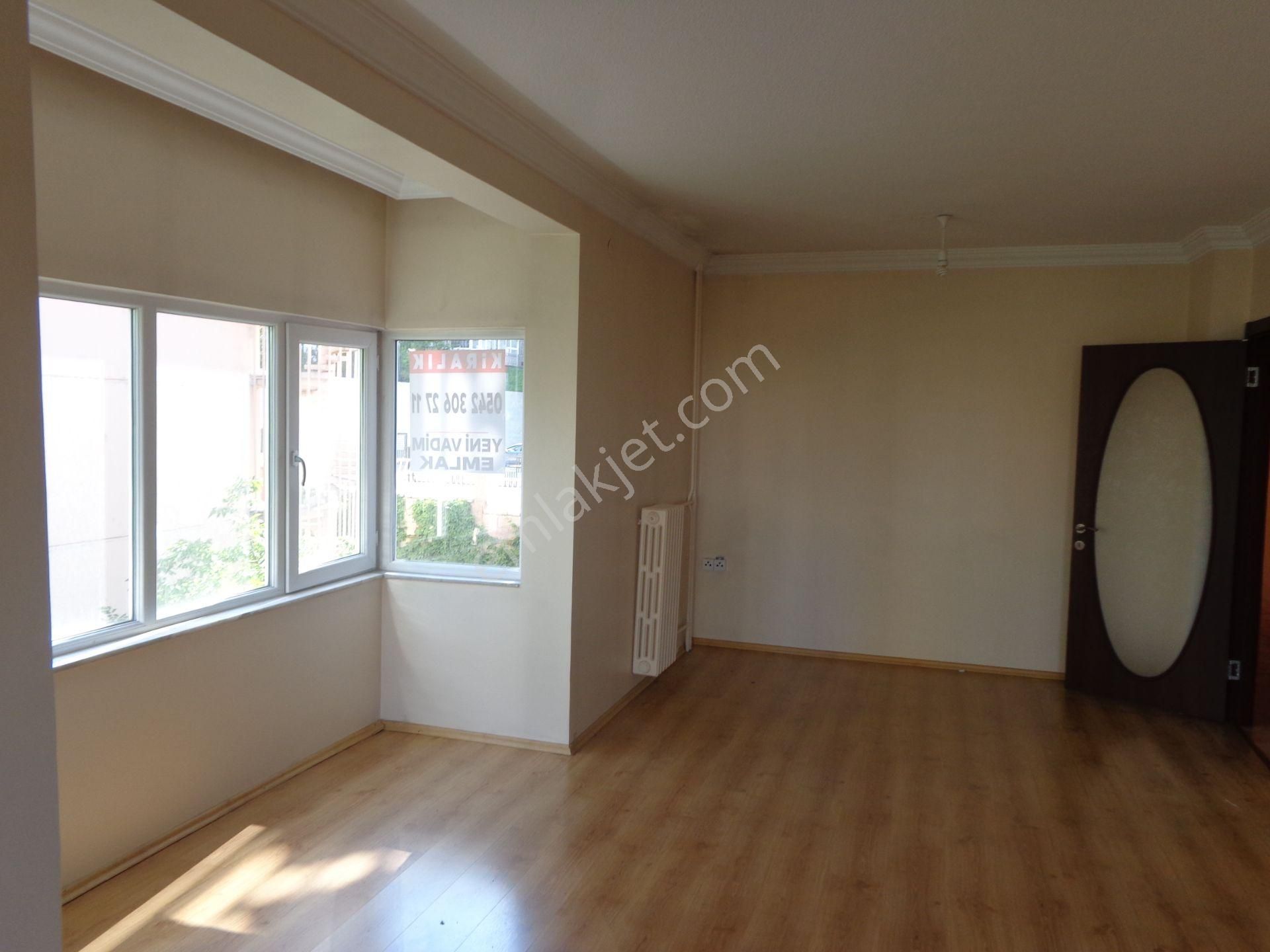 Dikmen Vadievlerinde , 2+1, 1. Katta, Bakımlı, Cumbalı,manzaralı....