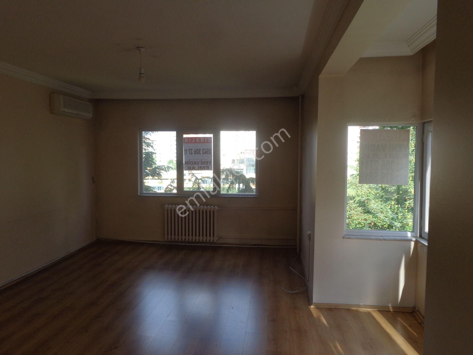 Dikmen Vadievlerinde , 2+1, 1. Katta, Bakımlı, Cumbalı,manzaralı.... - Görsel 3