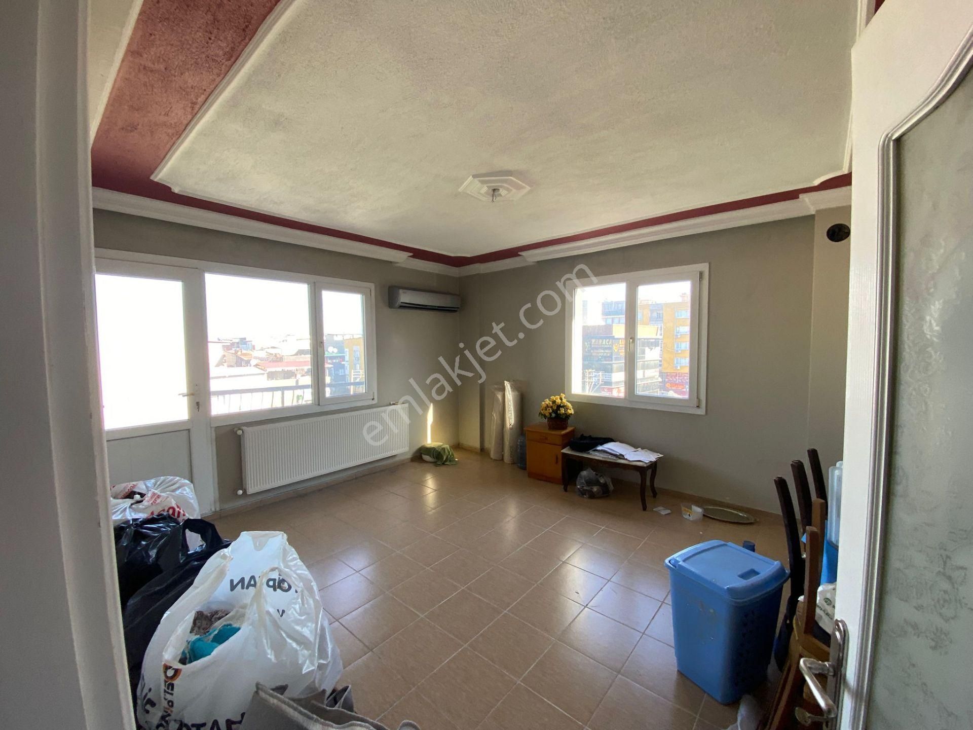 Acill Buca M.kemal Mah.de 2+1 95m2 Dgazlı Ana Yol Üzerinde Havadar Satılık Daire