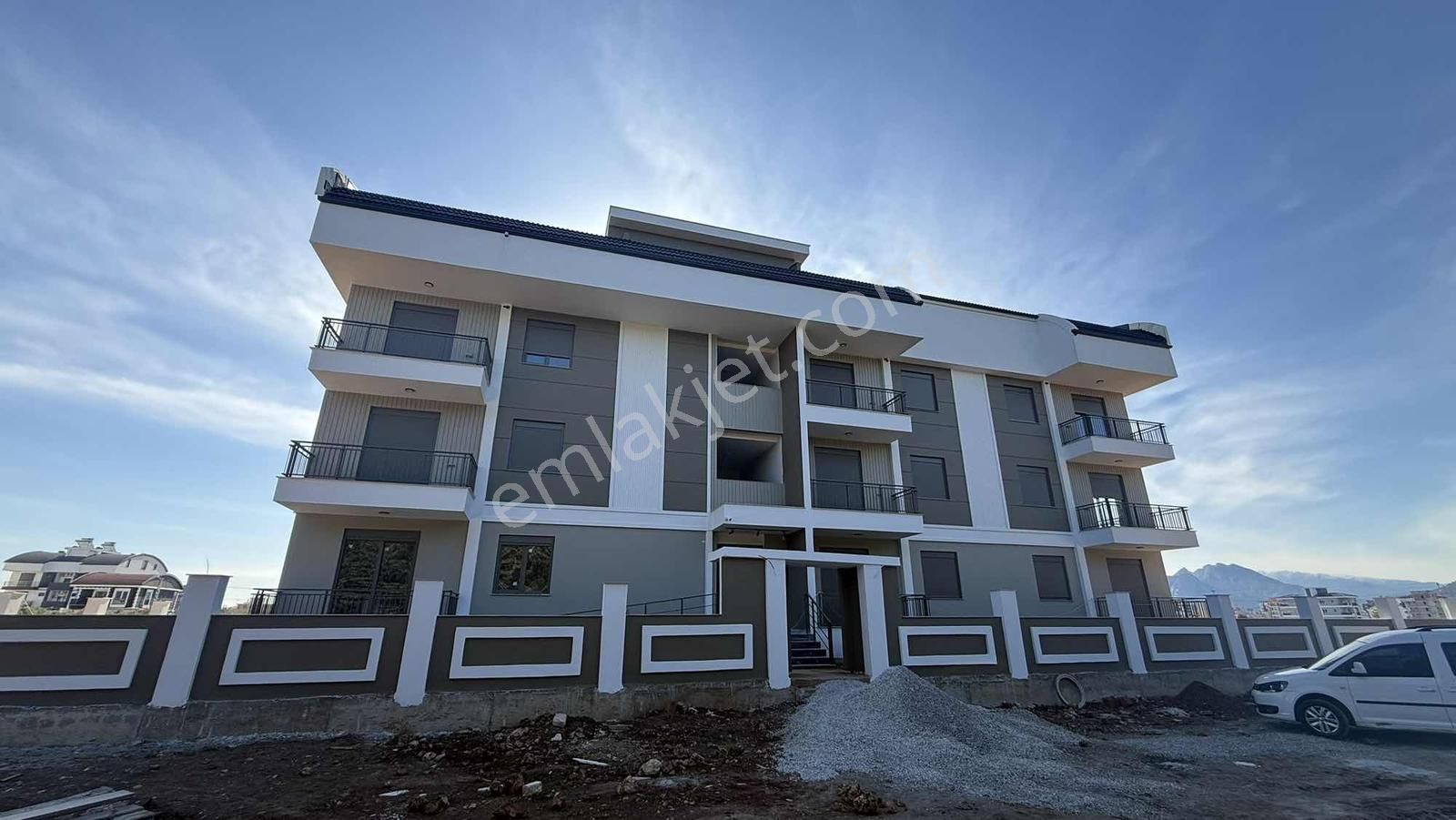 Doğa İçinde! Döşemealtı Çıplaklıda Orman Manzaralı Daire - Görsel 3