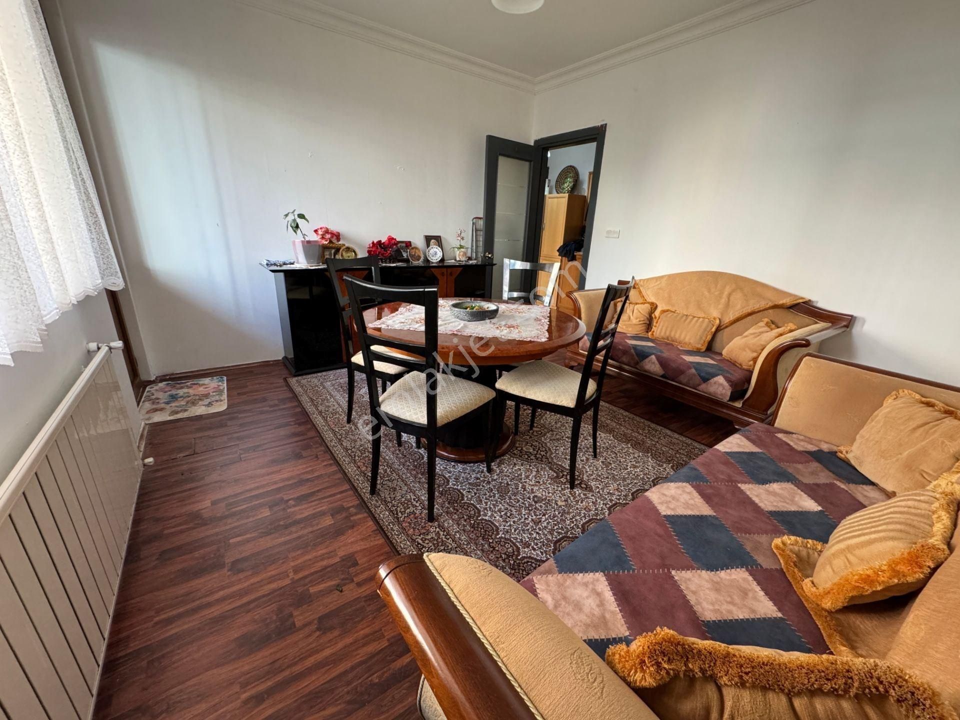 İnönü Mah.'de, Metroya, Üniv.lere Yakın K.otoparklı Kainat Cd. 2+1 - Görsel 3