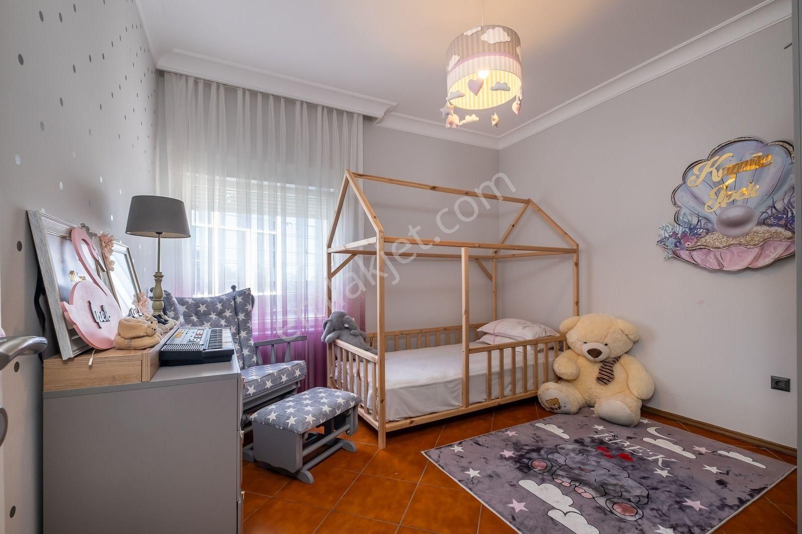 Evren Sitesinde 4+1 Emsalsiz Yalı Dairesi - Görsel 12