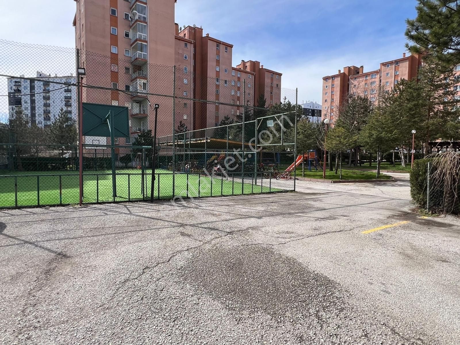 Kartal'dan Kentkoop Mahallesi Batıkent Metroya Yakın 3+1 Bakımlı - Görsel 23