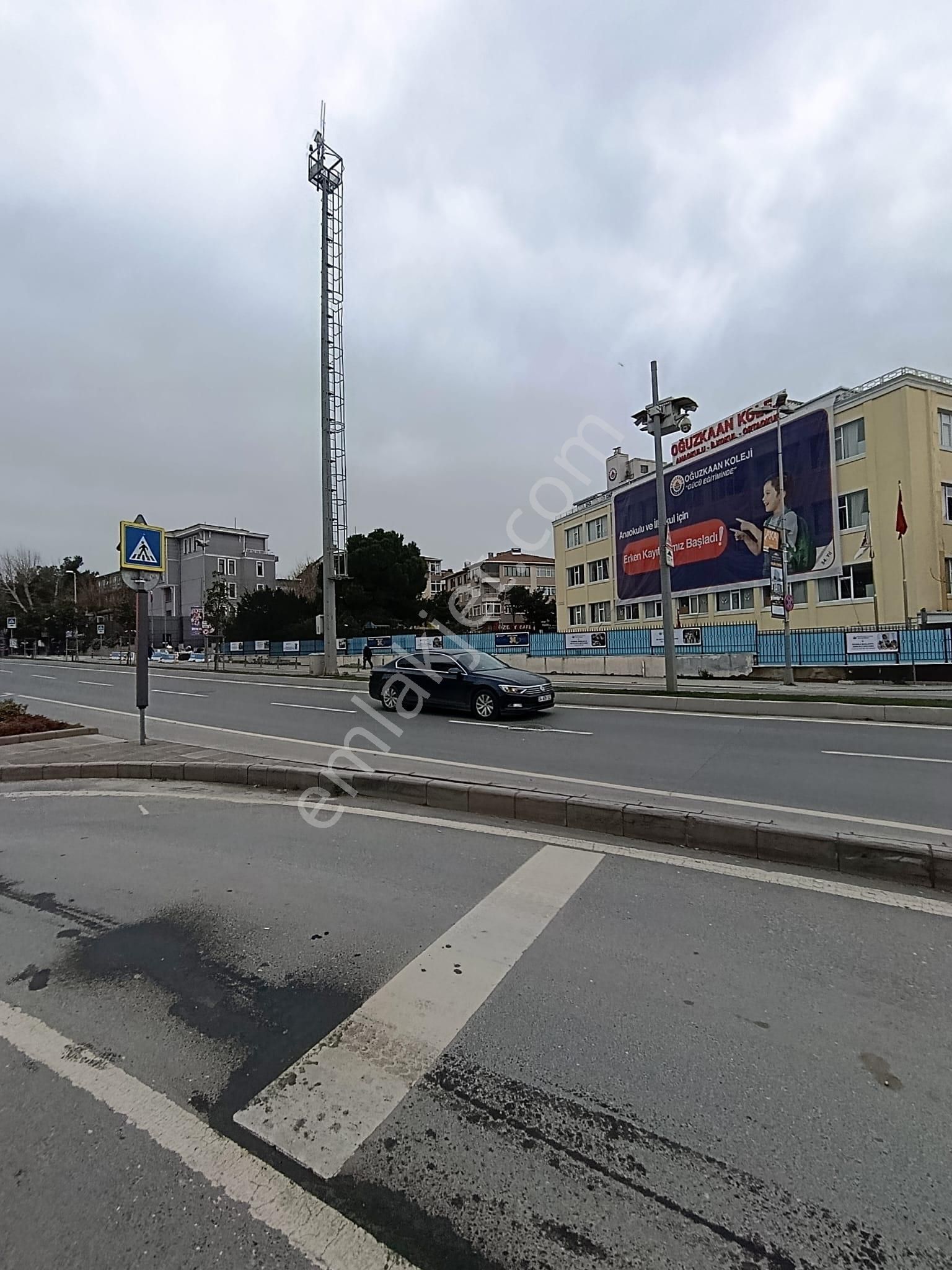 Bahçelievler Ünverdi İş Merkezinde Kiralık Ofis Katı - Görsel 2