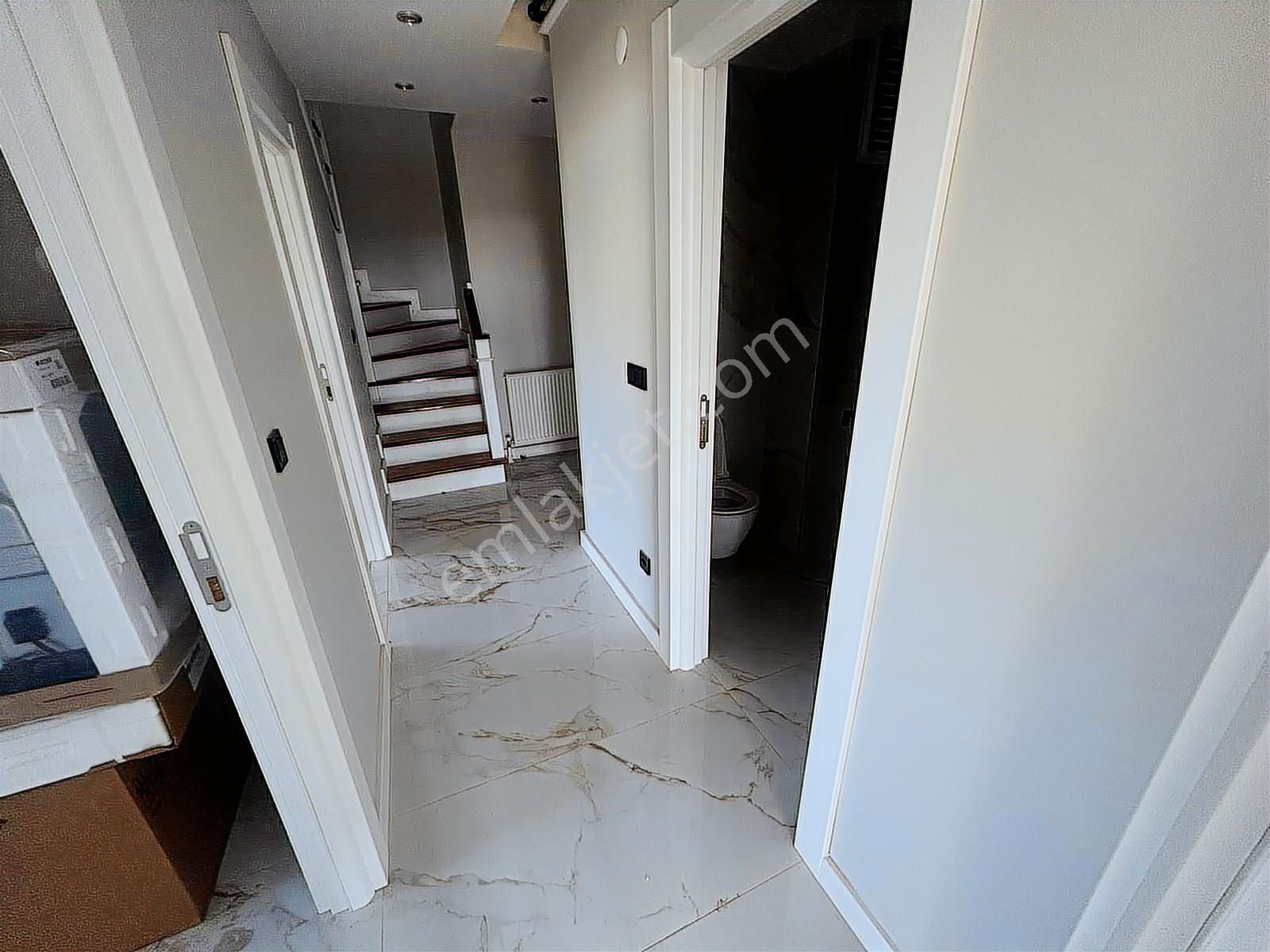 Üsüdar İcadiye'de 3+2 Deniz Manzaralı Merkezi Lüks Dubleks Daire - Görsel 8