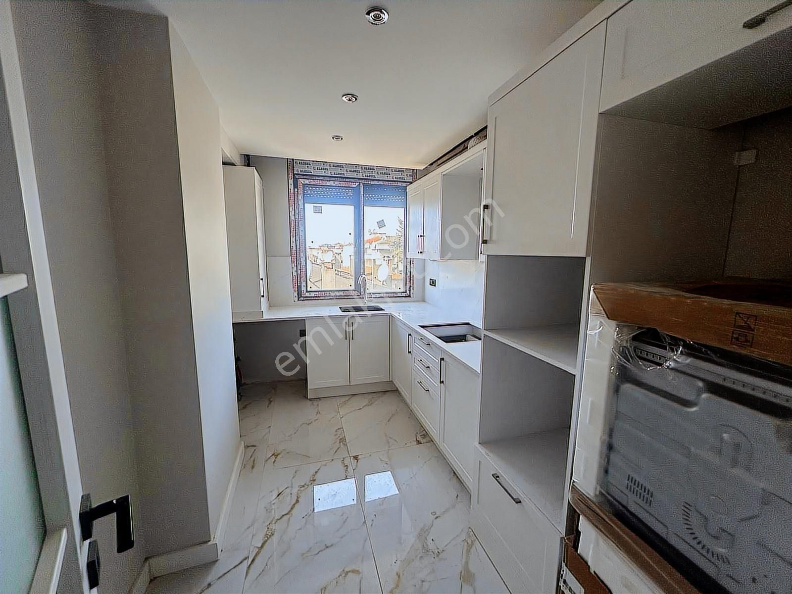 Üsüdar İcadiye'de 3+2 Deniz Manzaralı Merkezi Lüks Dubleks Daire - Görsel 24