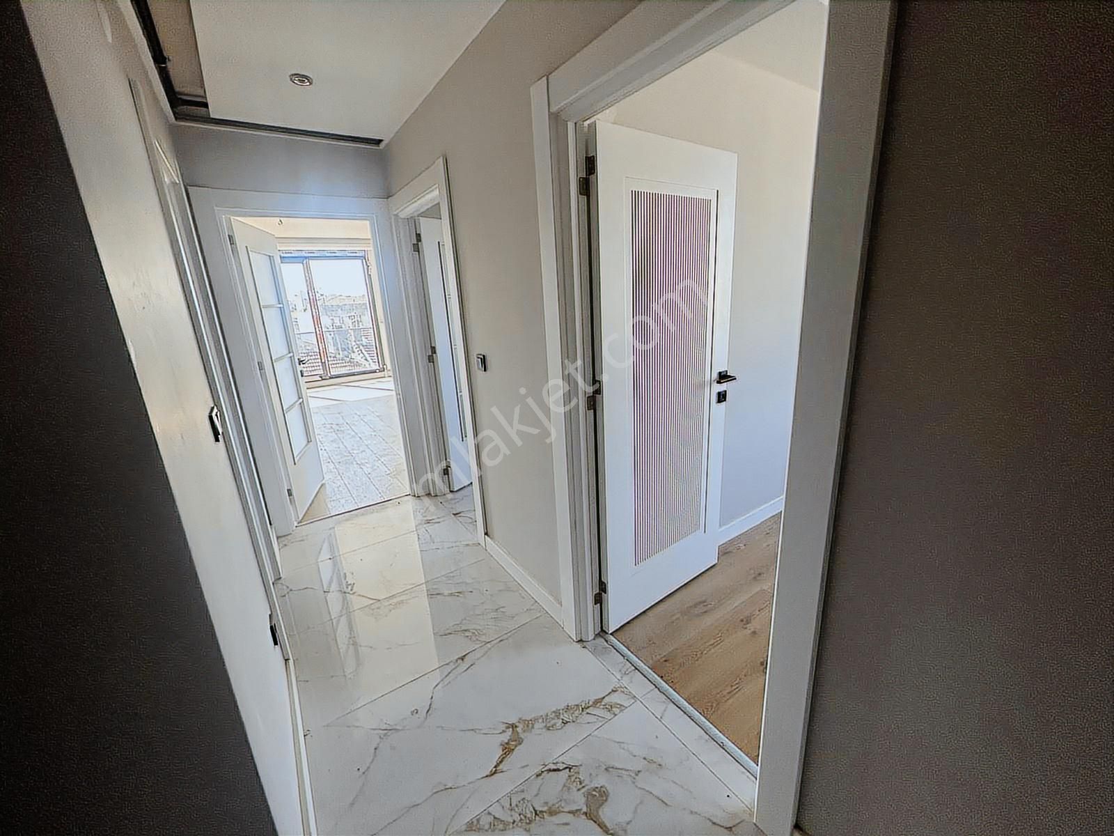 Üsüdar İcadiye'de 3+2 Deniz Manzaralı Merkezi Lüks Dubleks Daire - Görsel 4