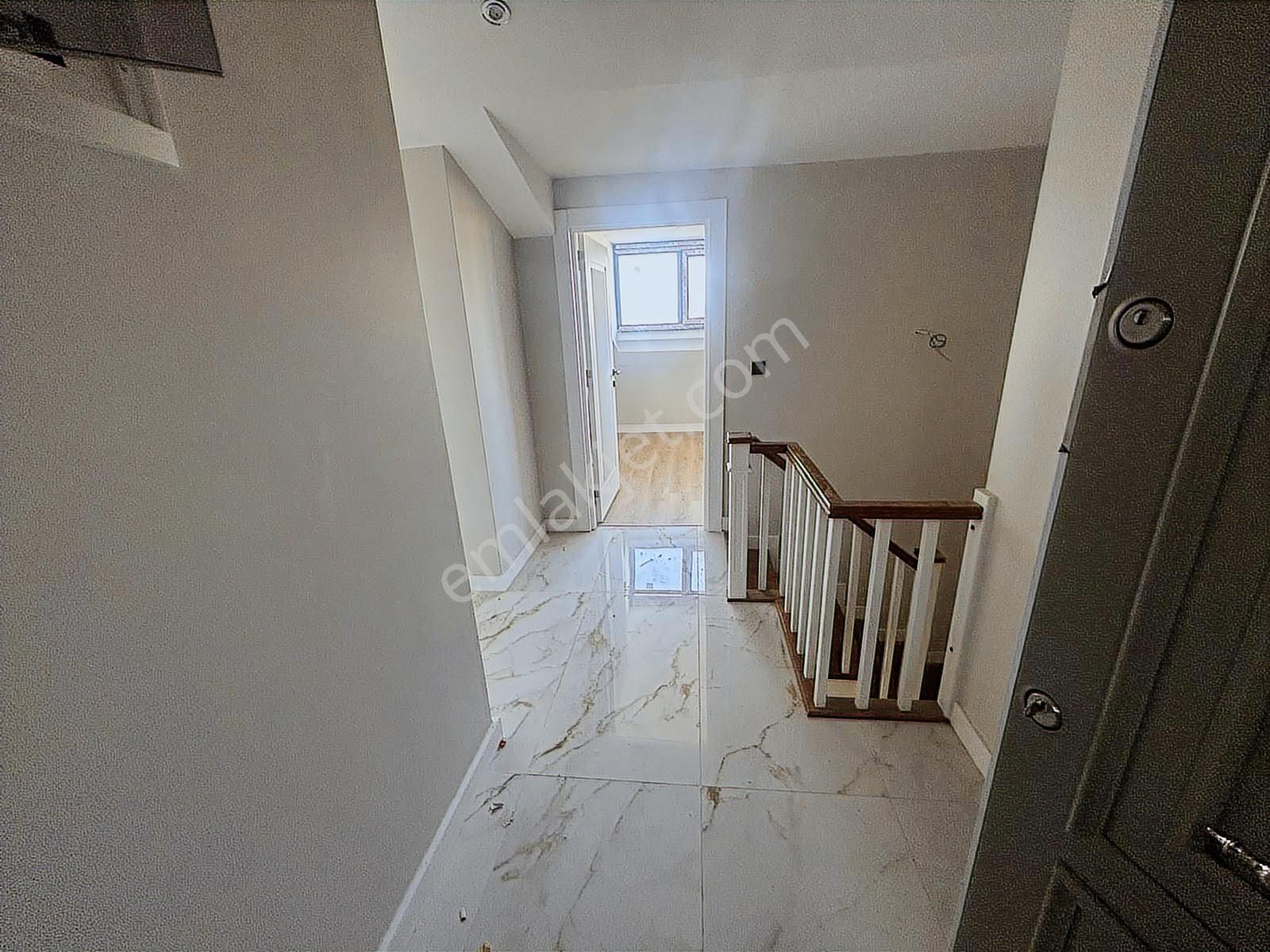 Üsüdar İcadiye'de 3+2 Deniz Manzaralı Merkezi Lüks Dubleks Daire - Görsel 16