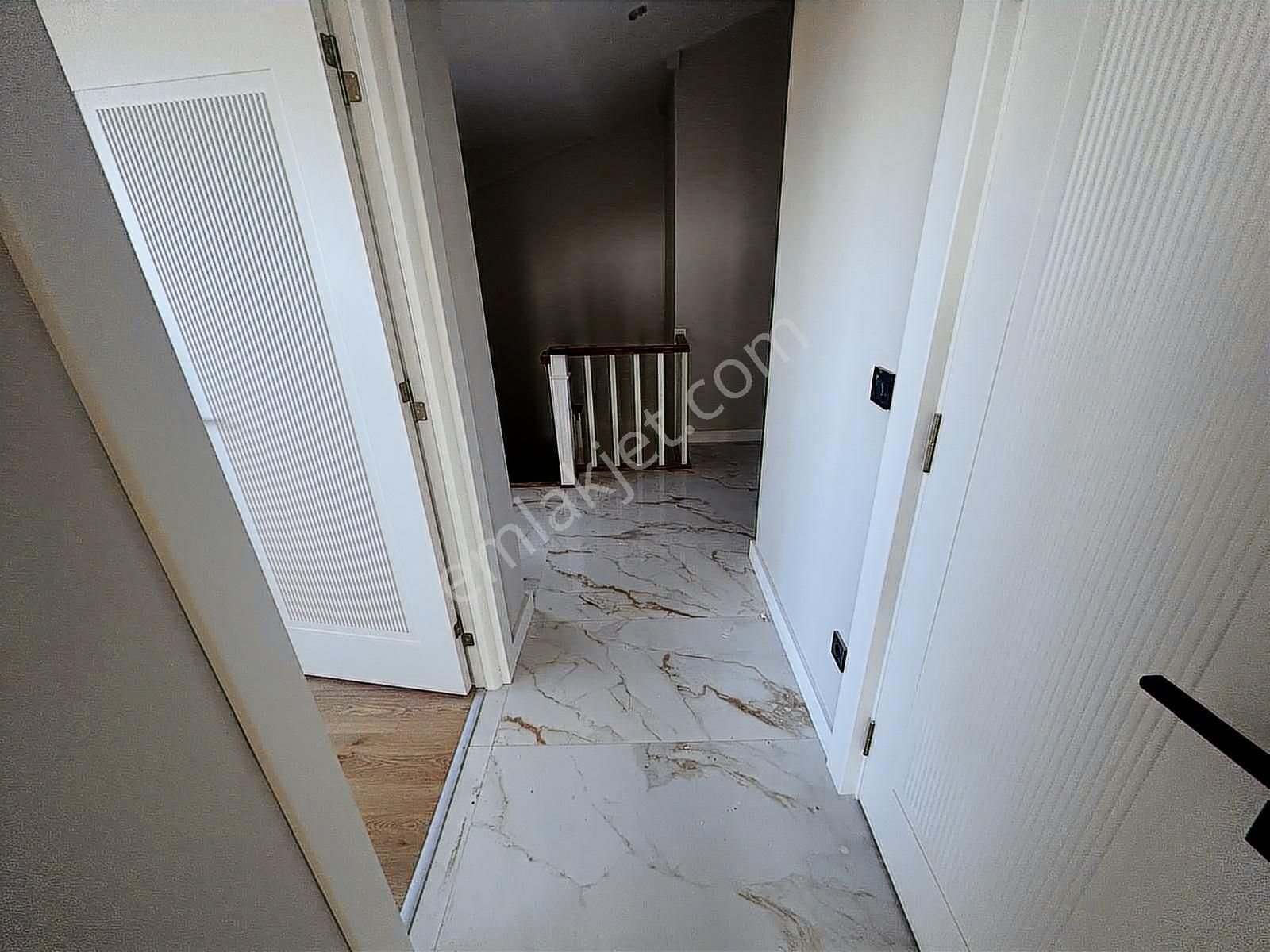 Üsüdar İcadiye'de 3+2 Deniz Manzaralı Merkezi Lüks Dubleks Daire - Görsel 26