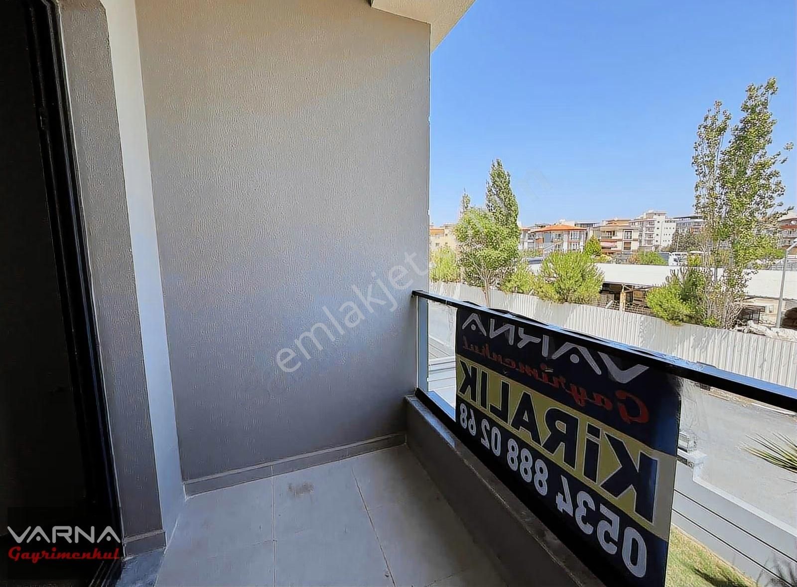 Menderes Cüneytbey Mah. Kiralık 1+1 Eşyalı Ara Kat Daire - Görsel 25