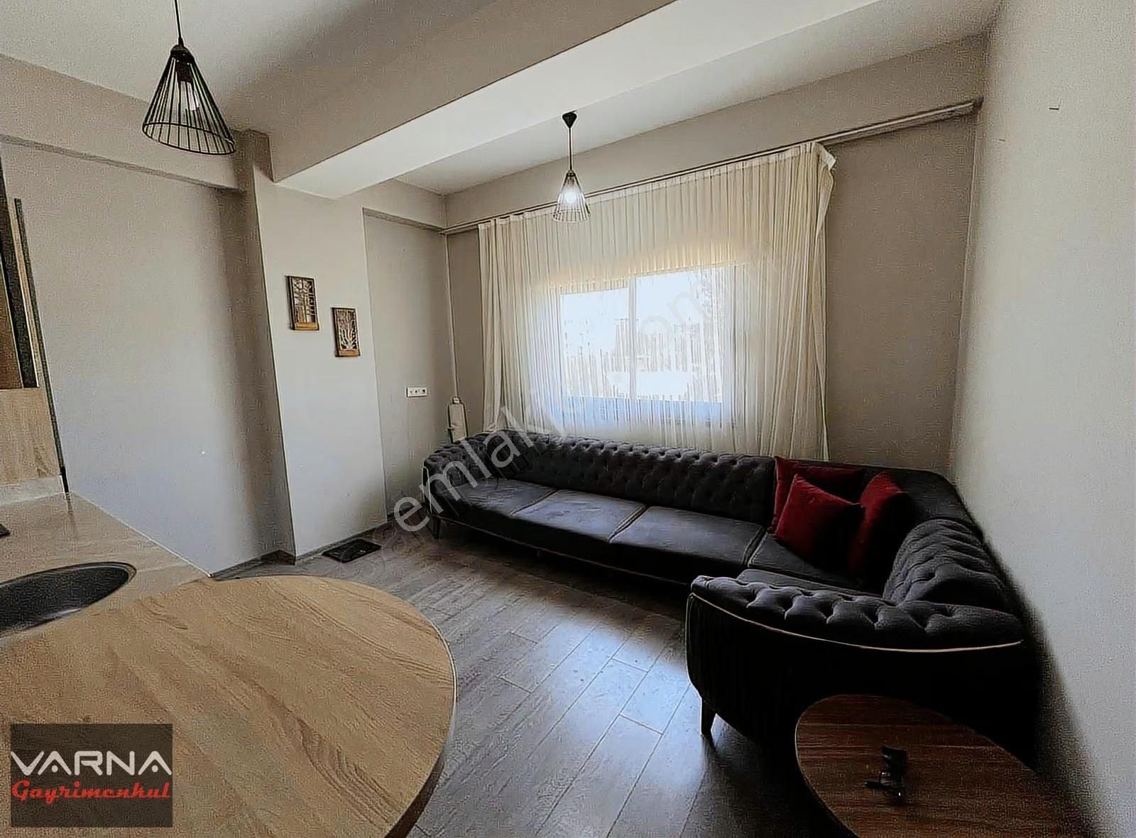 Menderes Cüneytbey Mah. Kiralık 1+1 Eşyalı Ara Kat Daire