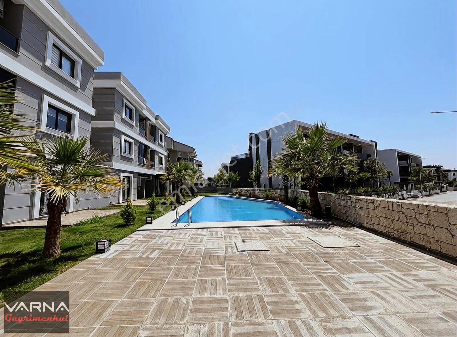 Menderes Cüneytbey Mah. Kiralık 1+1 Eşyalı Ara Kat Daire - Görsel 2