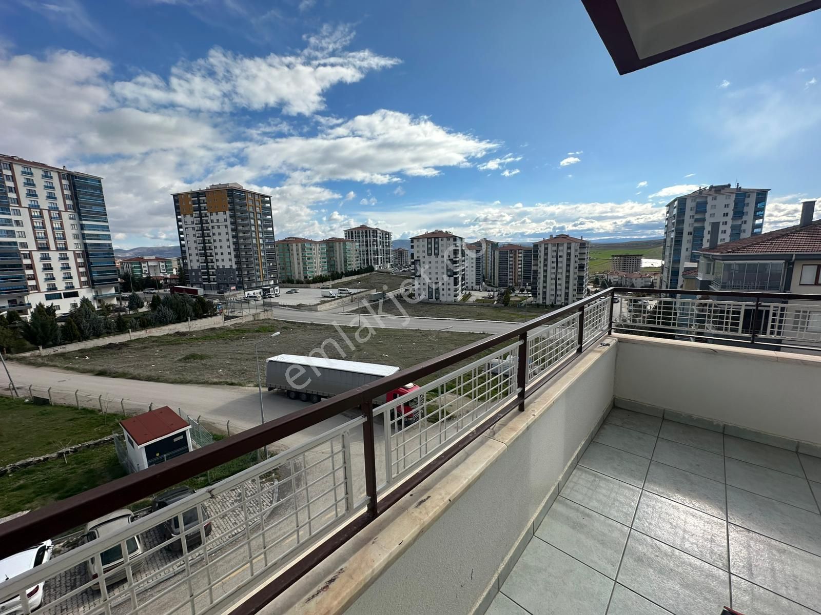 Başağaç Mah.esertepe Sitesinde Asansörlü Kiralık 3+1 Daire - Görsel 4