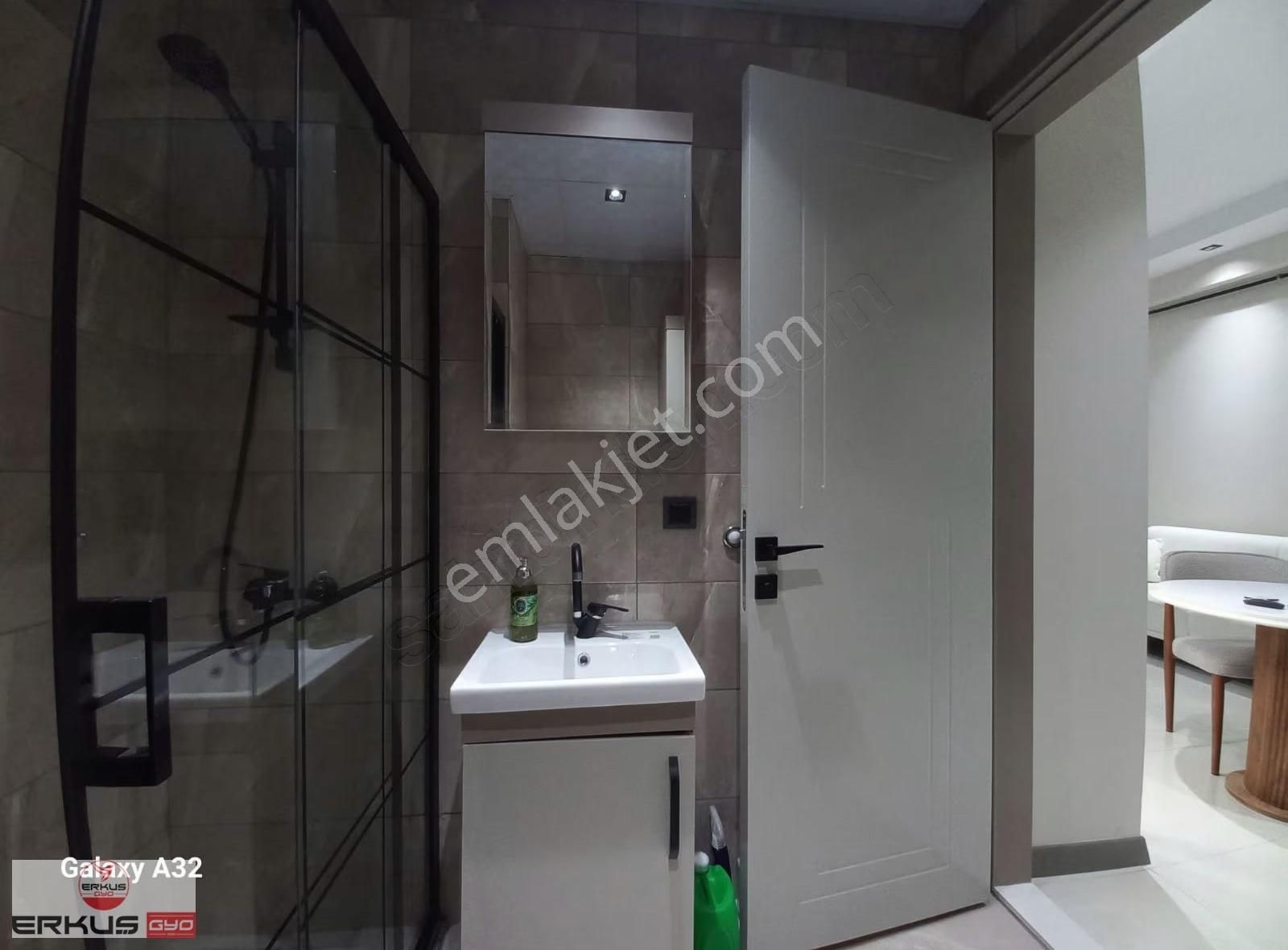 Denizli Asmalıevler Kiralık 65" Tv'li Balkonlu Sıfır 1+1 Apart - Görsel 4