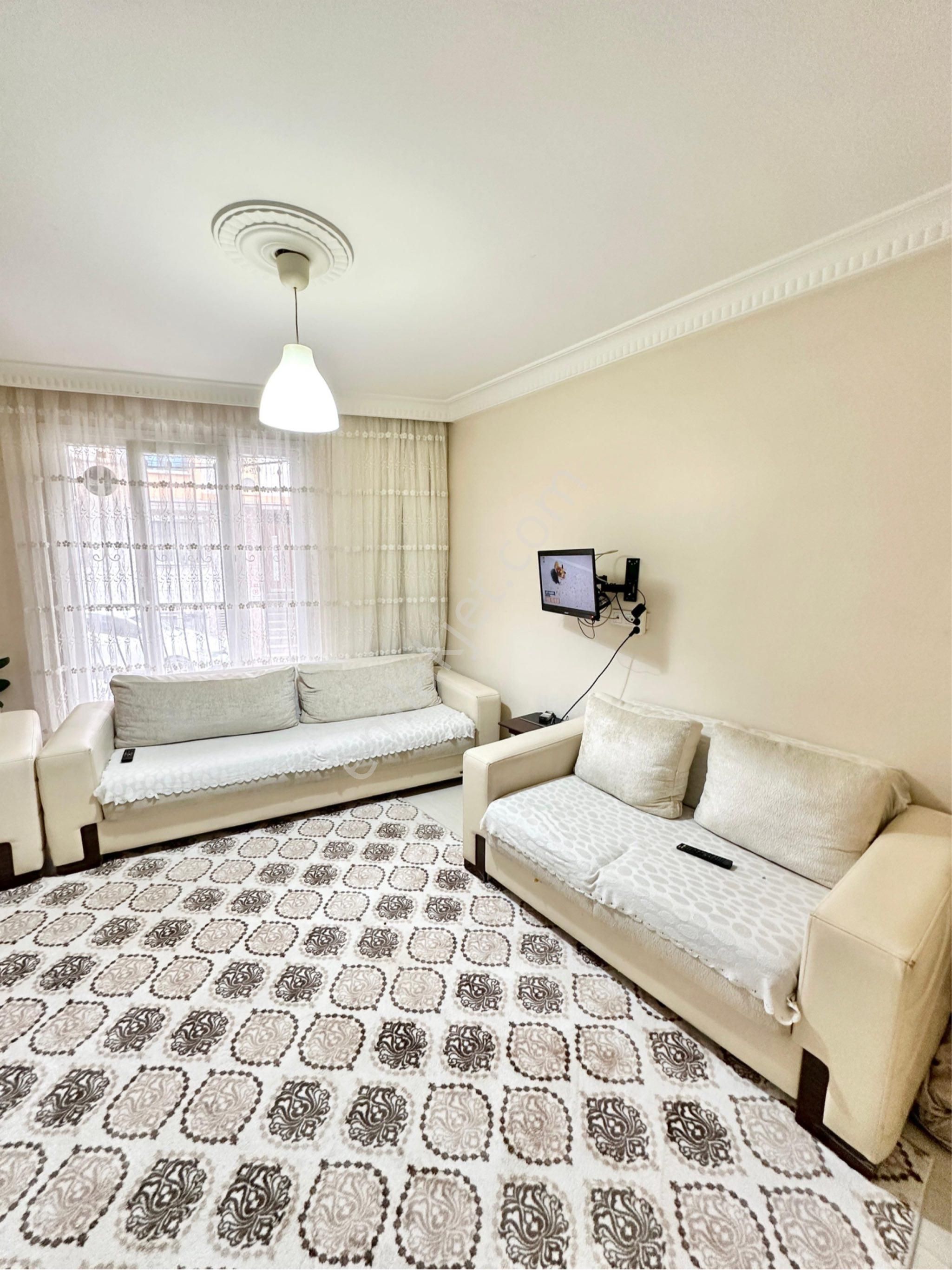 Merkezi Konumda Temiz Ve Full Eşyalı Daire